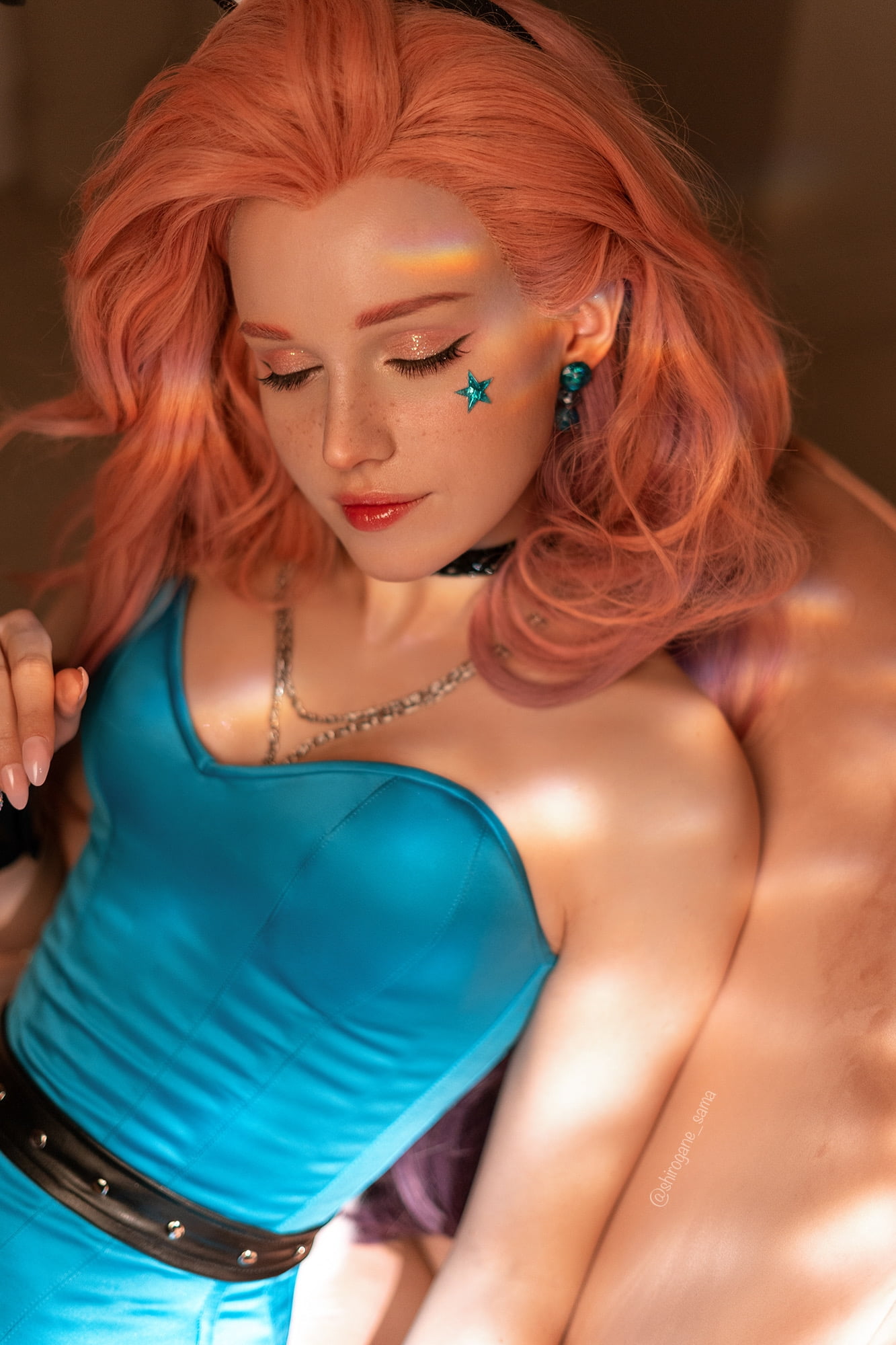 cosplay, women, kda, long hair, women indoors, closed eyes, bare shoulders, necklace, open mouth, pink hair, model, video games, 1080P, video game girls, Phone HD Wallpaper