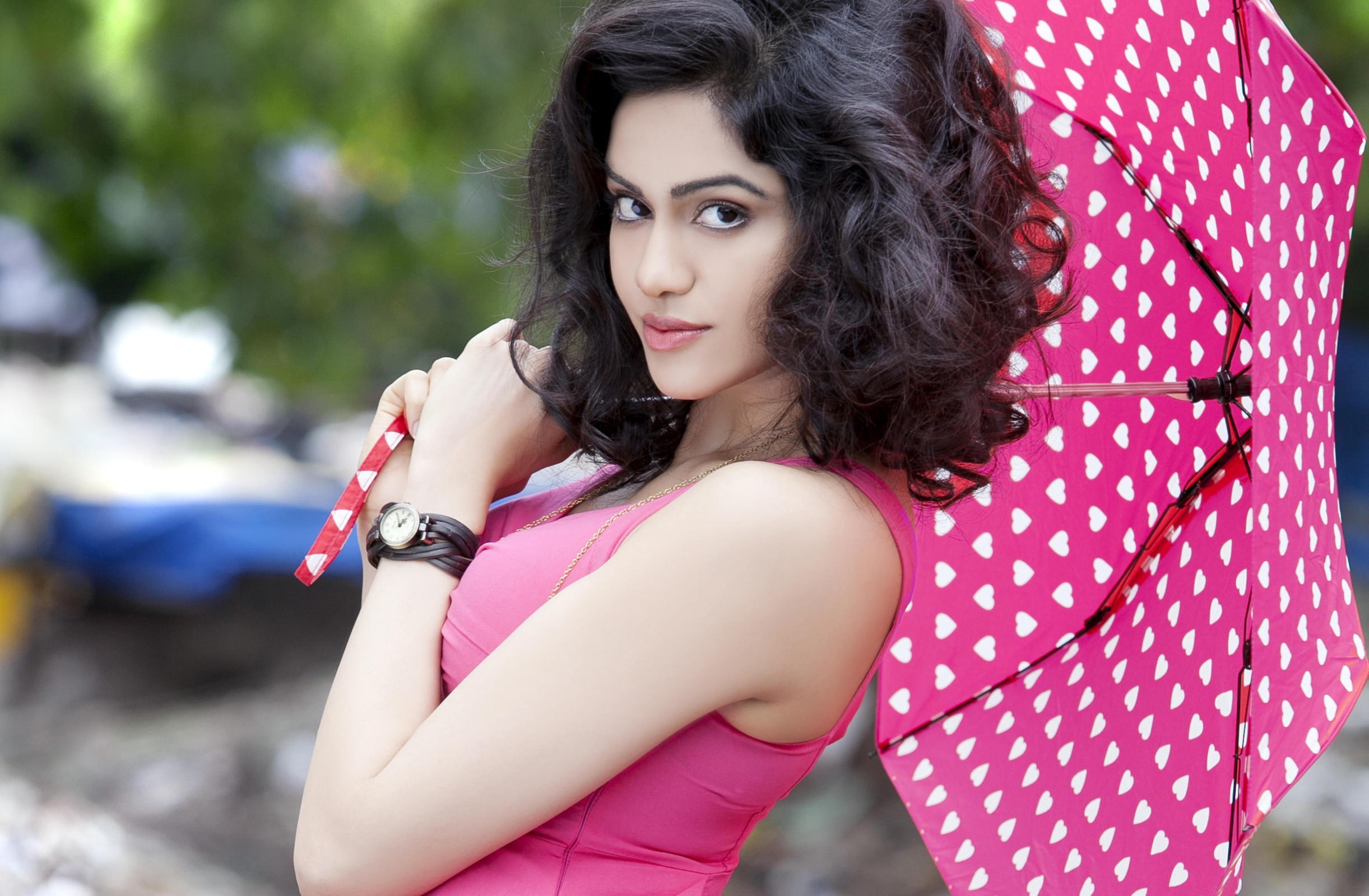 young adult, one person, fashion, outdoors, leisure activity, adult, focus on foreground, adah sharma, real people, beautiful woman, pink color, looking at camera, HD Wallpaper