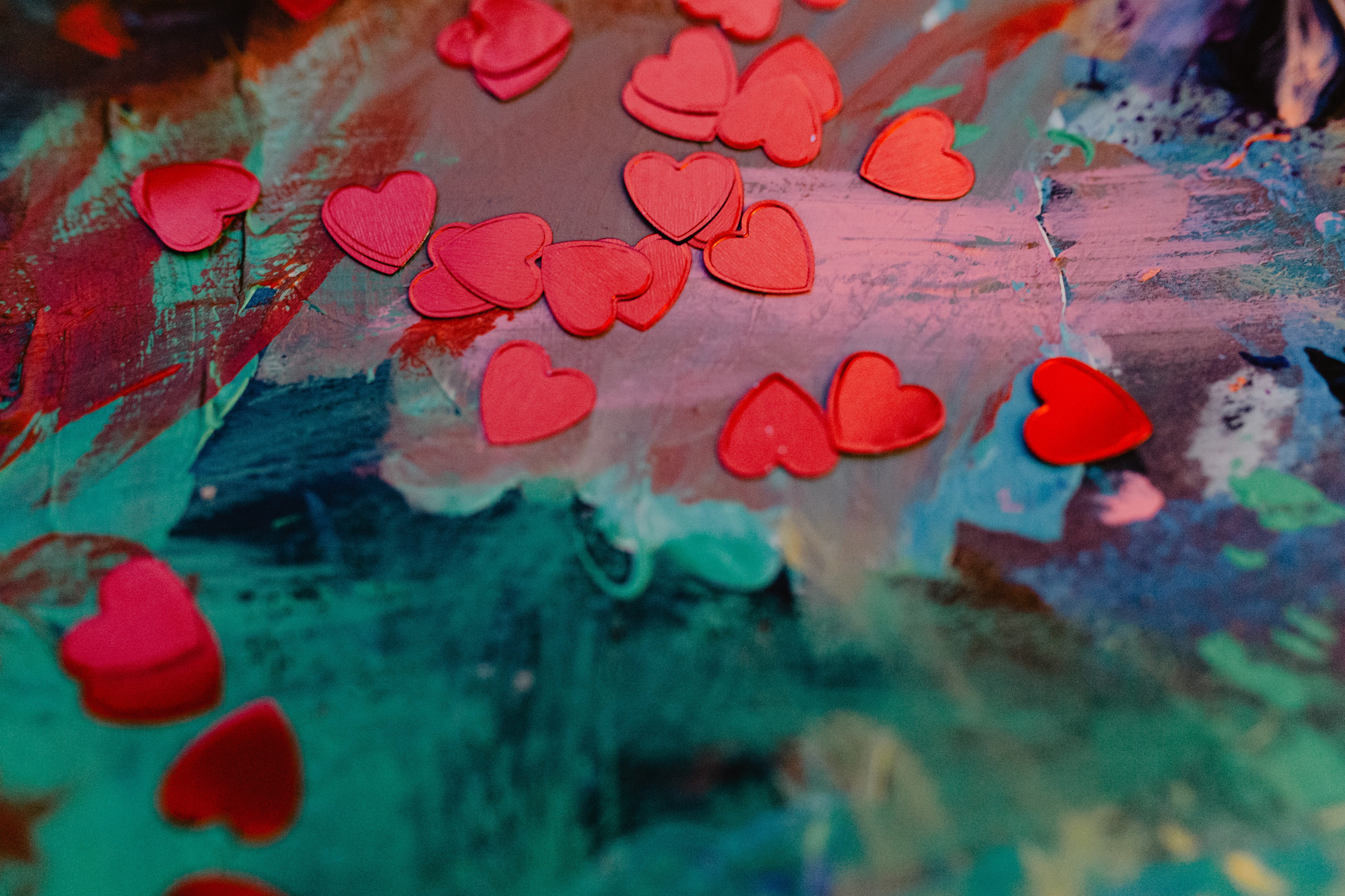 heart, selective focus, full frame, 4K, abstract, red, multi colored, valentine, peeling off, pattern, backgrounds, architecture, wall - building feature, HD Wallpaper