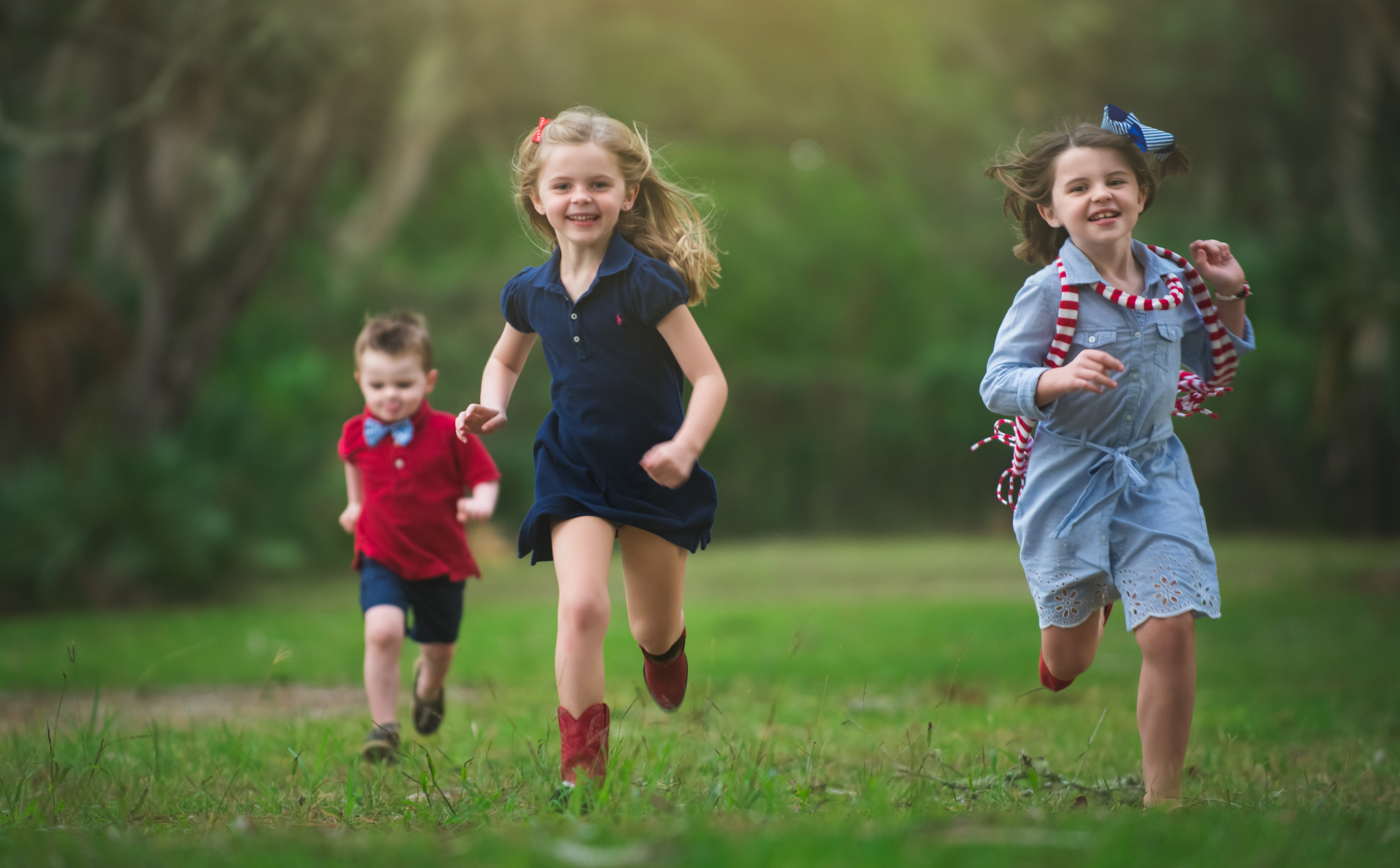 leisure activity, child, positive emotion, emotion, Childhood, happiness, Running, Cute, women, grass, smiling, innocence, Girl, full length, portrait, HD Wallpaper