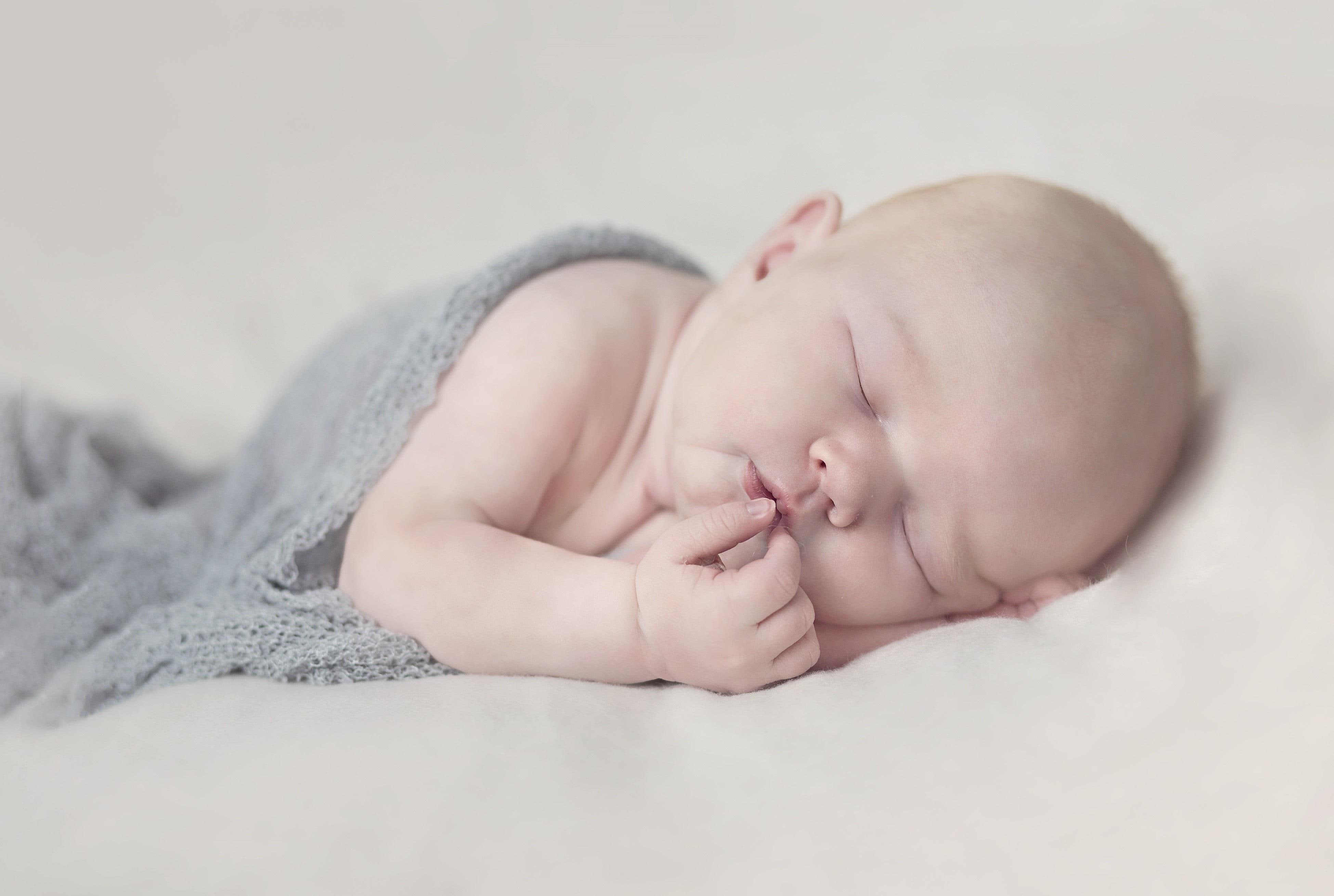 kids, baby, 4K, childhood, people, s, sleeping, gray, blanket, child, HD Wallpaper