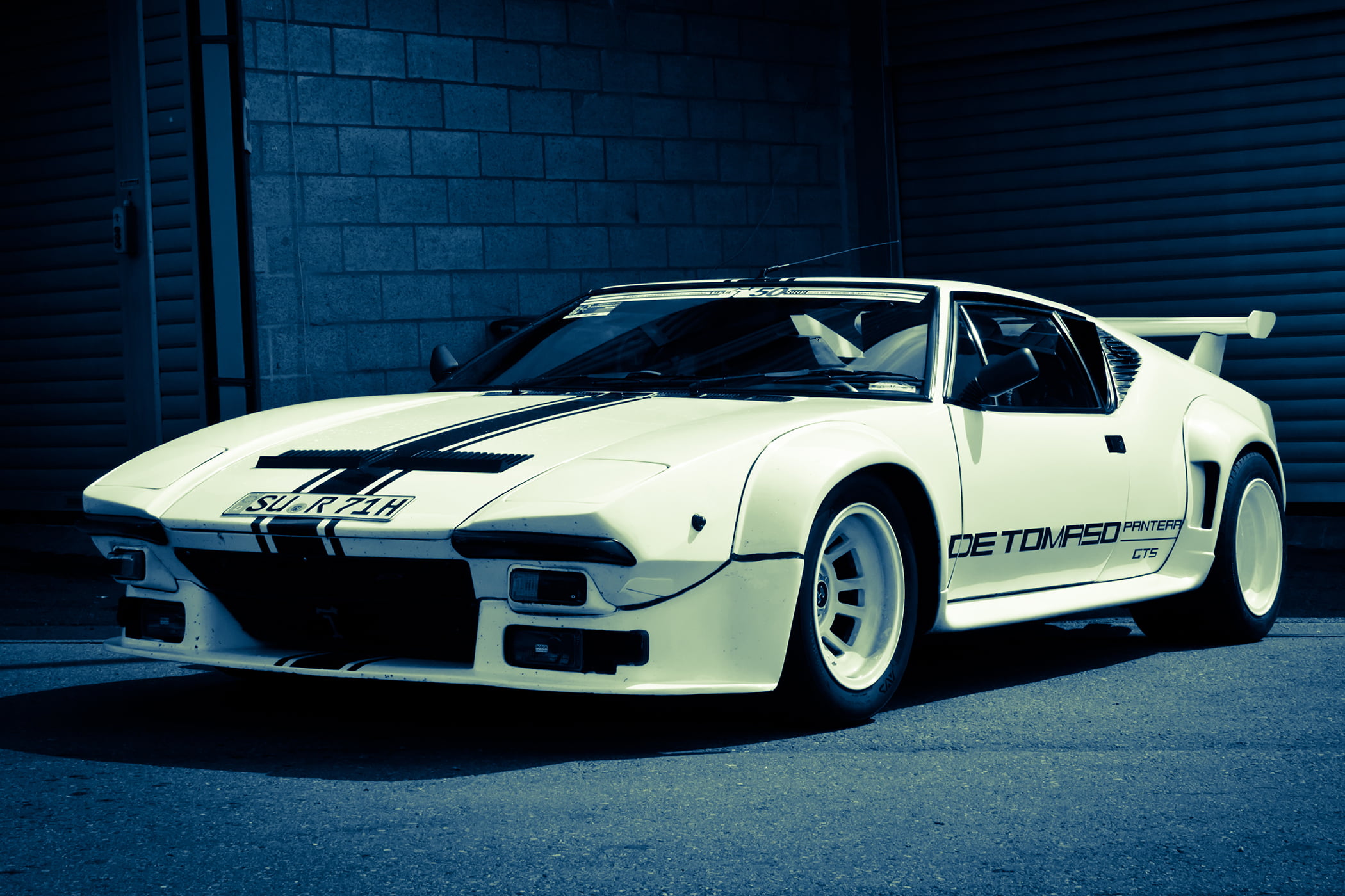 motor vehicle, city, pantera, De Tomaso, white, wall, toy, outdoors, no people, stationary, land vehicle, built structure, building exterior, street, garage, HD Wallpaper