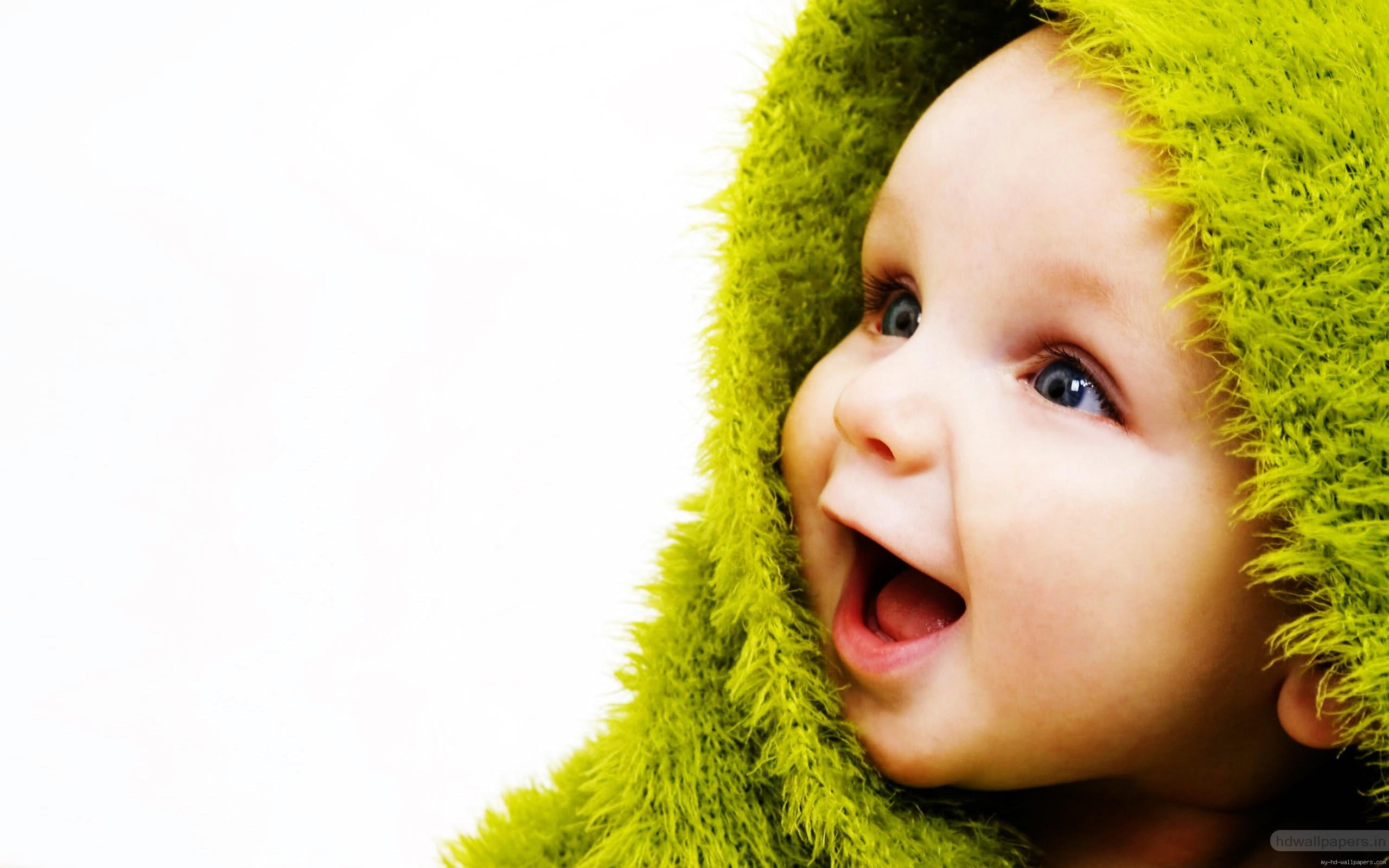 2K, green, s, children, towel, smile, baby, textile, fur, laughing, HD Wallpaper