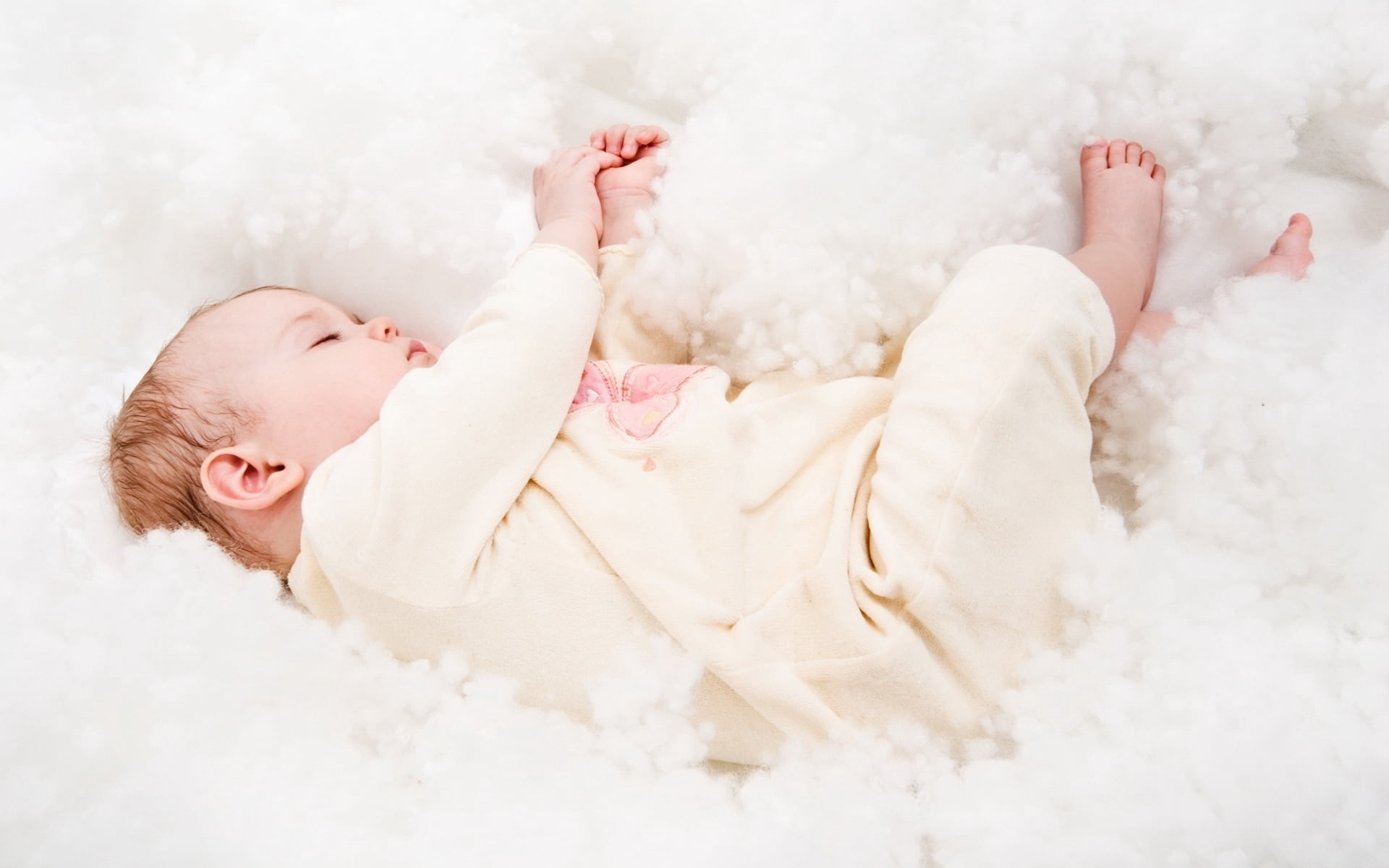 toddler, comfortable, domestic room, playful, relaxation, caucasian Ethnicity, bed, newborn, blanket, white color, cute, new Life, one Person, lying Down, HD Wallpaper