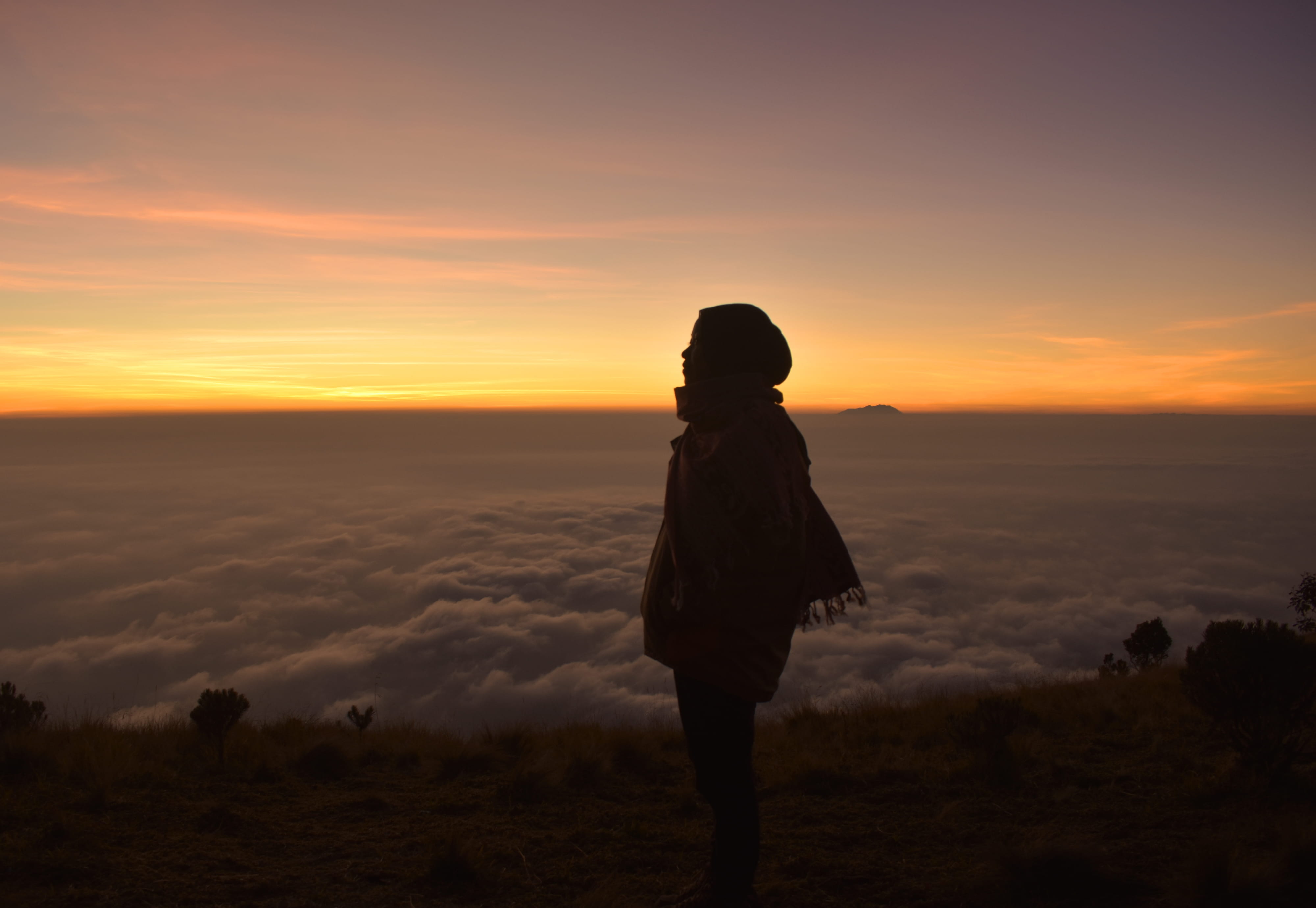 near, tranquil scene, non-urban scene, real people, cliff, sky, lifestyles, beauty in nature, woman, cloud - sky, looking, nature, 4K, silhouette, sunset, HD Wallpaper