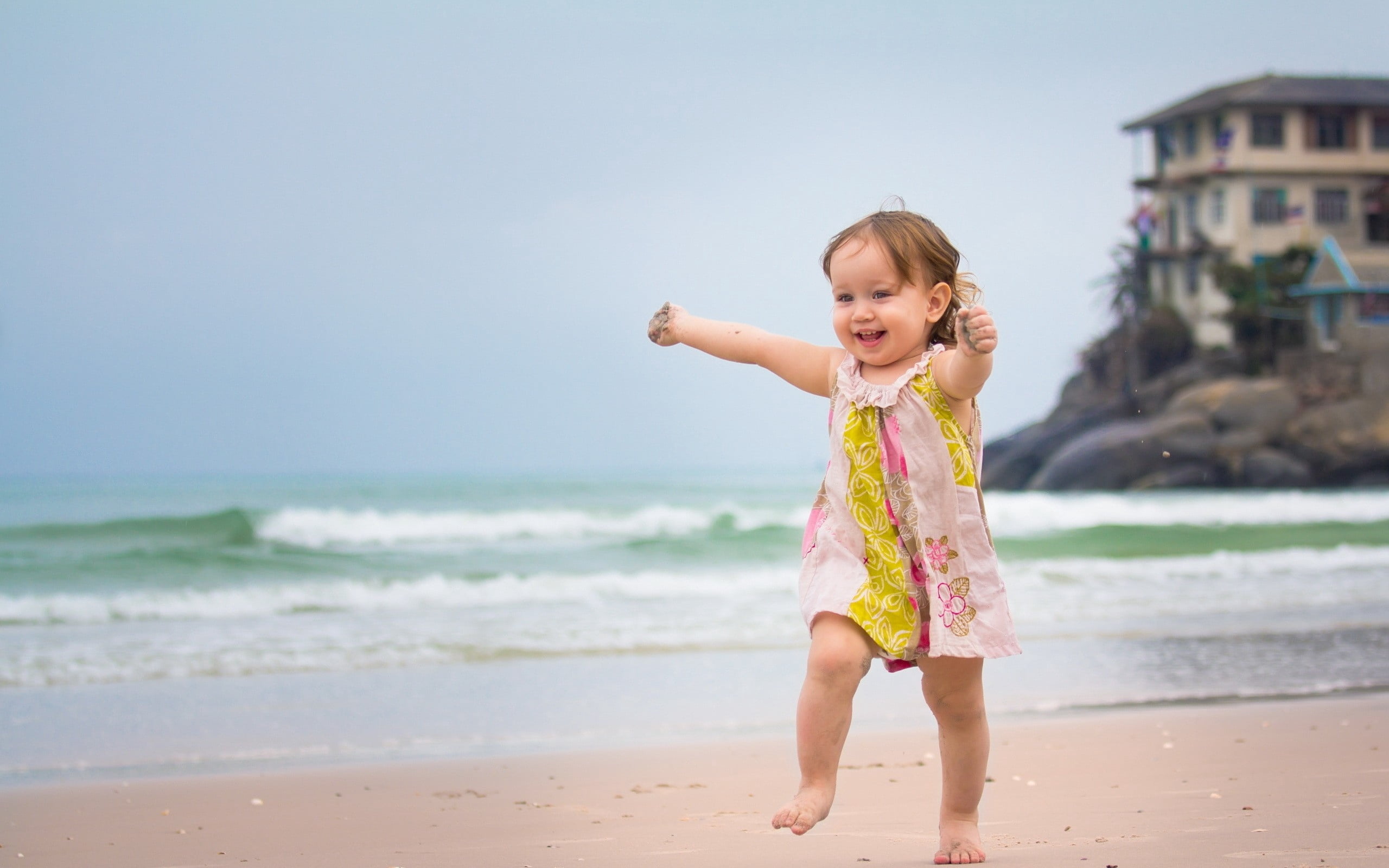 human arm, leisure activity, front view, cute, vacations, daughter, outdoors, child, family, horizon over water, water, escape, dress, playful, white, s, HD Wallpaper
