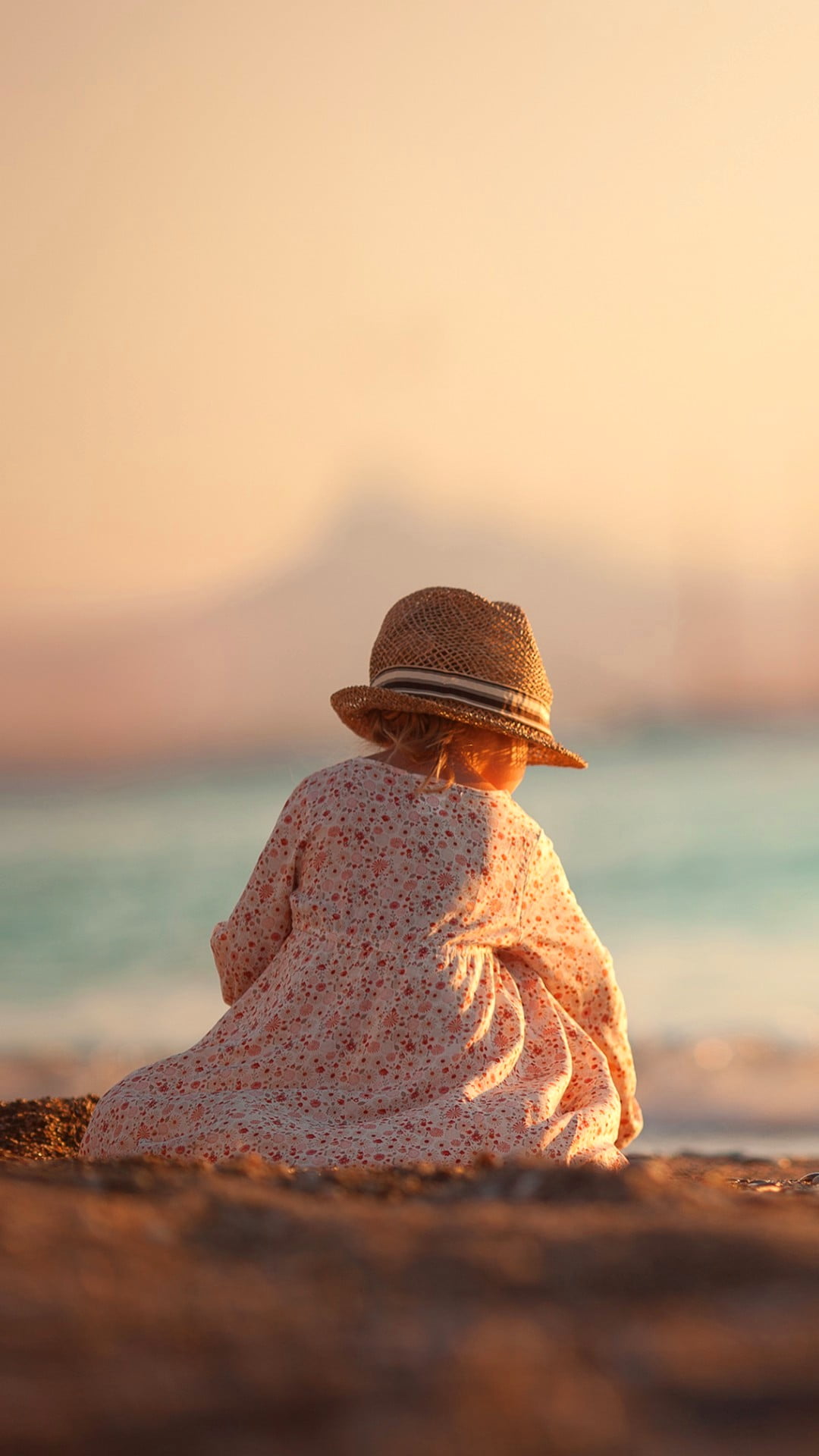 beauty in nature, hat, holiday, outdoors, nature, tranquility, land, Baby, adult, sky, sea, beach, clothing, 1080P, water, brown, one person, fedora, relaxation, Phone HD Wallpaper