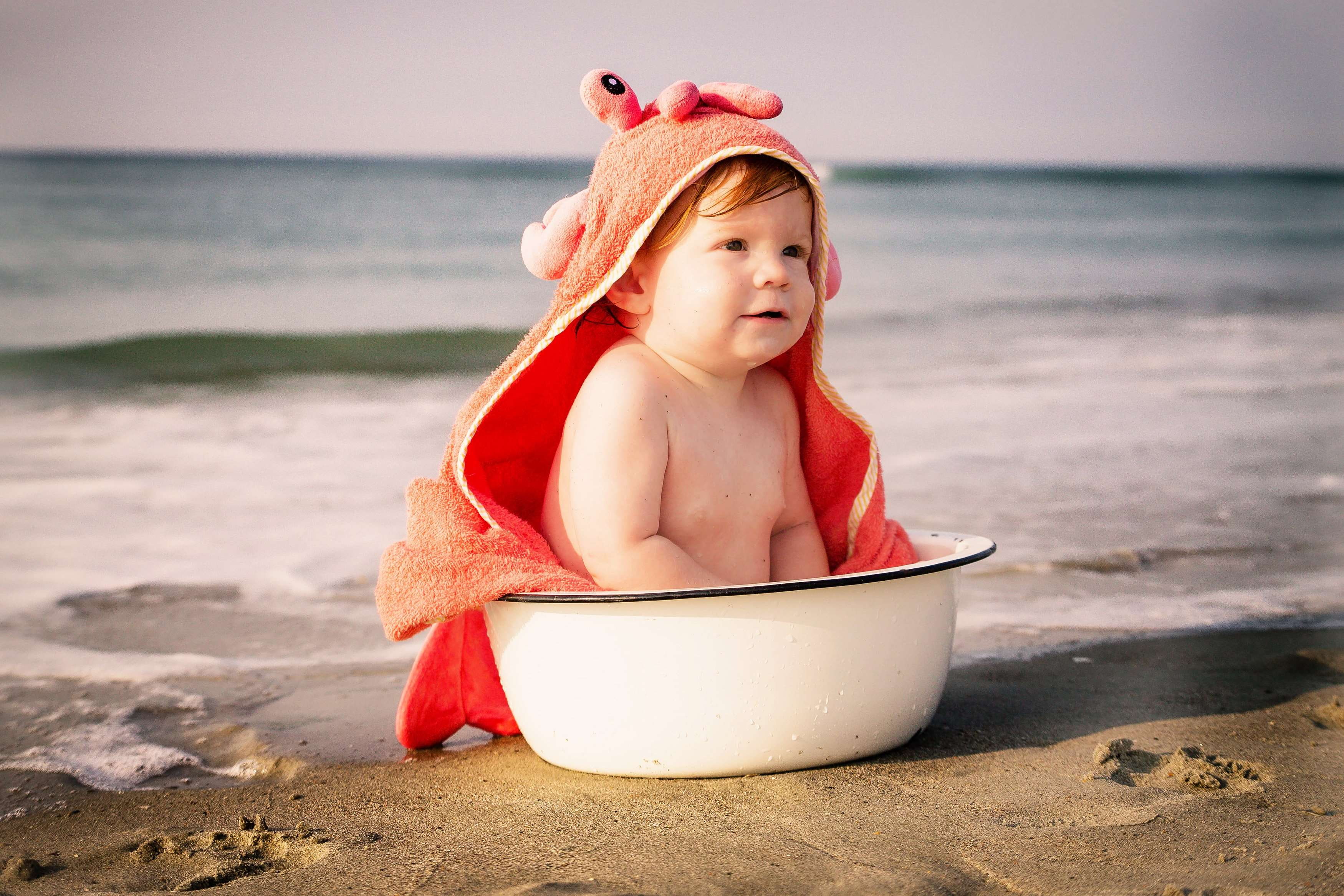land, childhood, vacation, young, sitting, summer, outdoors, horizon over water, ocean, sand, boy, sea, beach, wash pot, crab, nature, happy, babyhood, HD Wallpaper