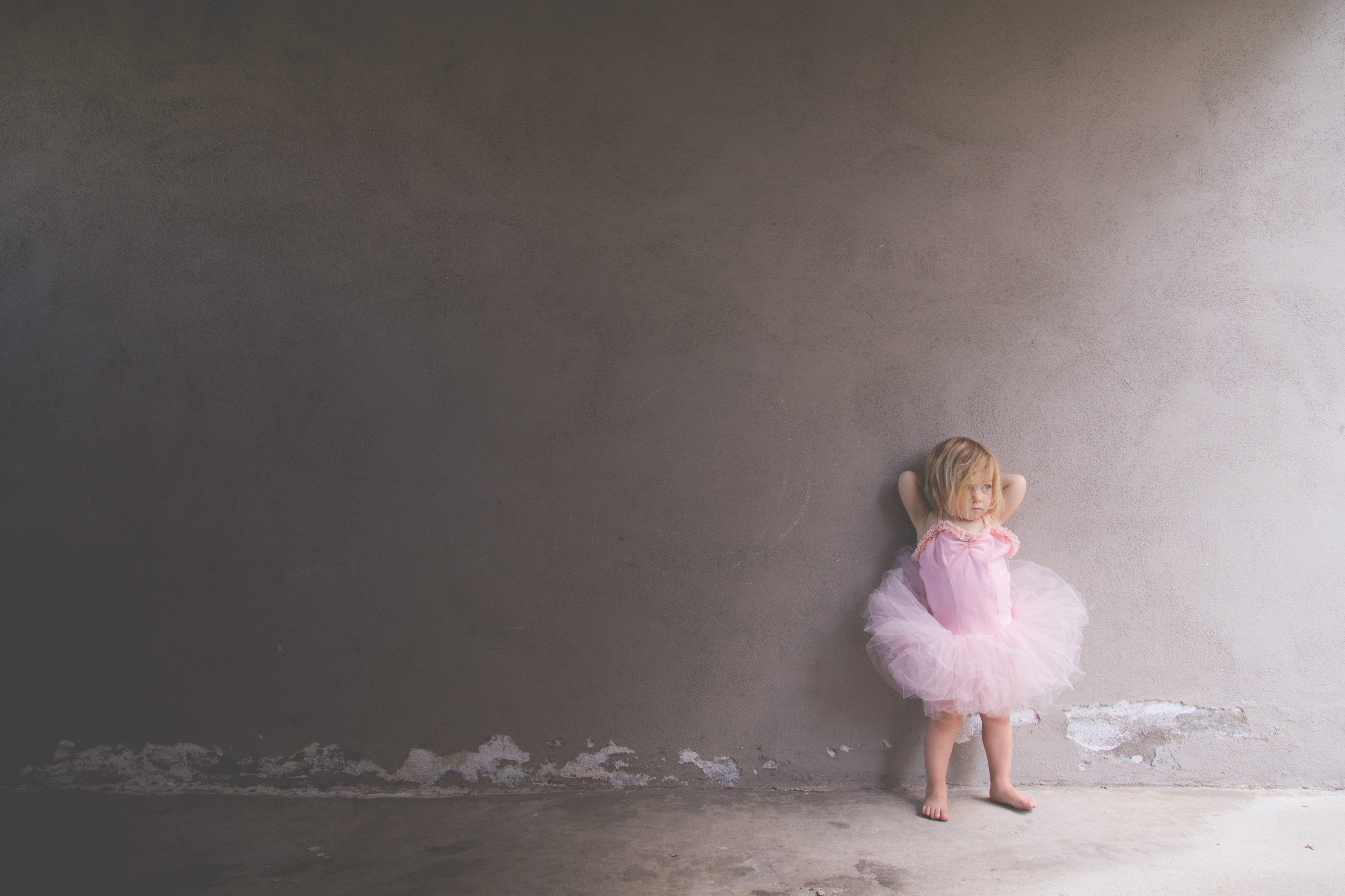 barefoot, 5K, outdoors, females, skirt, wearing, sea, people, offspring, fashion, pink, child, copy space, contemplation, indoors, looking, innocence, HD Wallpaper