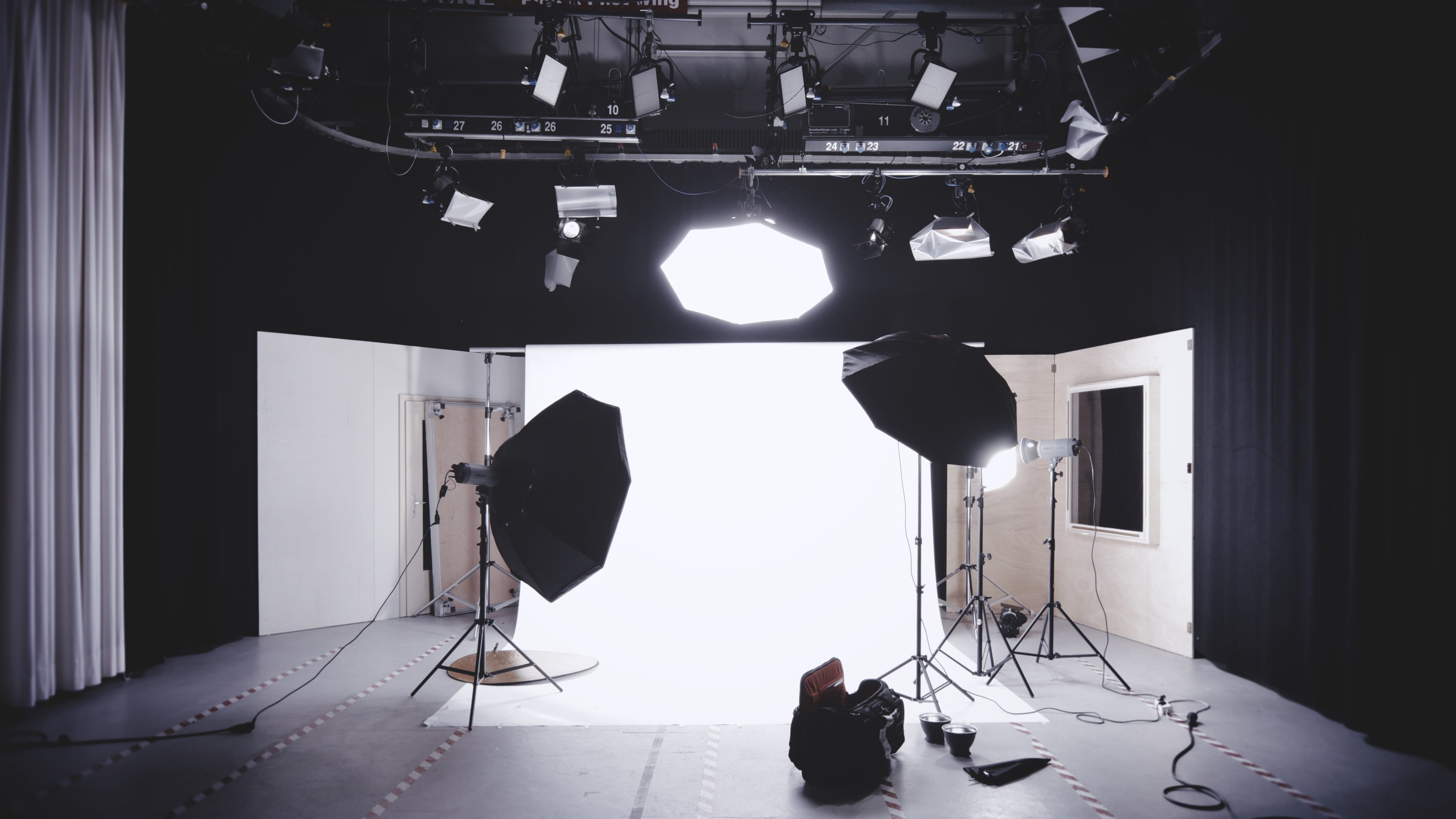photographic equipment, industry, mirror, film industry, displays, preparation, television industry, work, broadcasting, arts culture and entertainment, HD Wallpaper