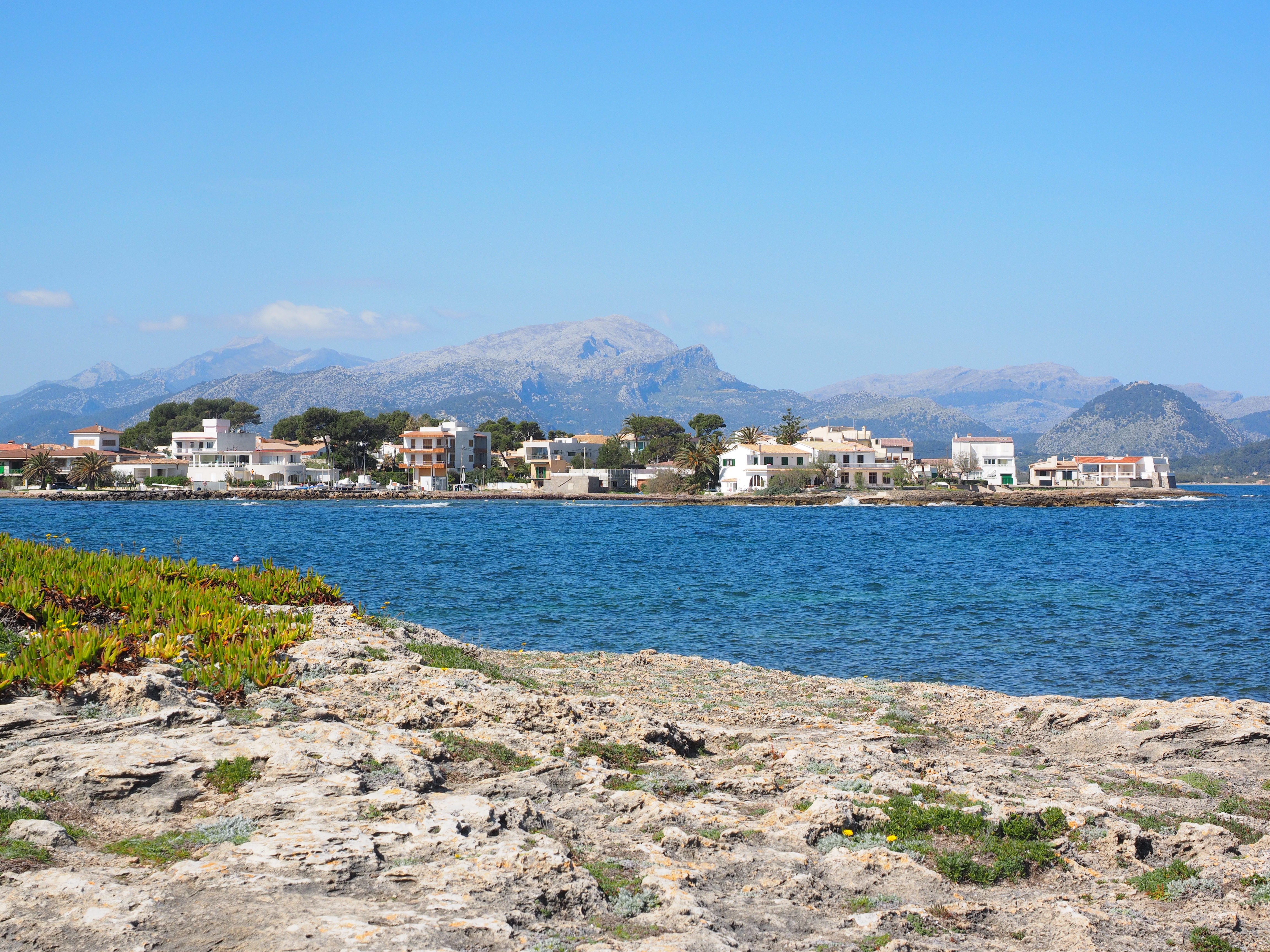 santuari del puig de maria, spain, land, residential district, coast, sky, travel destinations, city, architecture, bay of pollensa, beach, booked, hill, HD Wallpaper