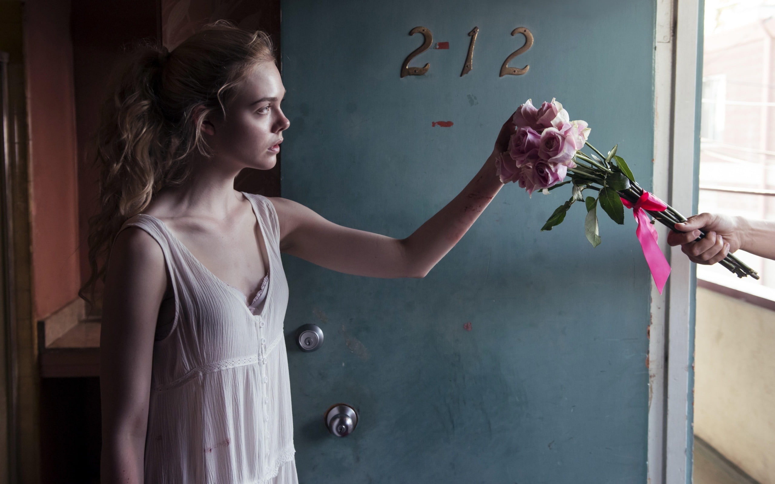 holding, blackboard, leisure activity, plant, flowering plant, posters, fanning, movies, neon, women, waist up, 2K, elle, young adult, teenager, hd, young women, HD Wallpaper