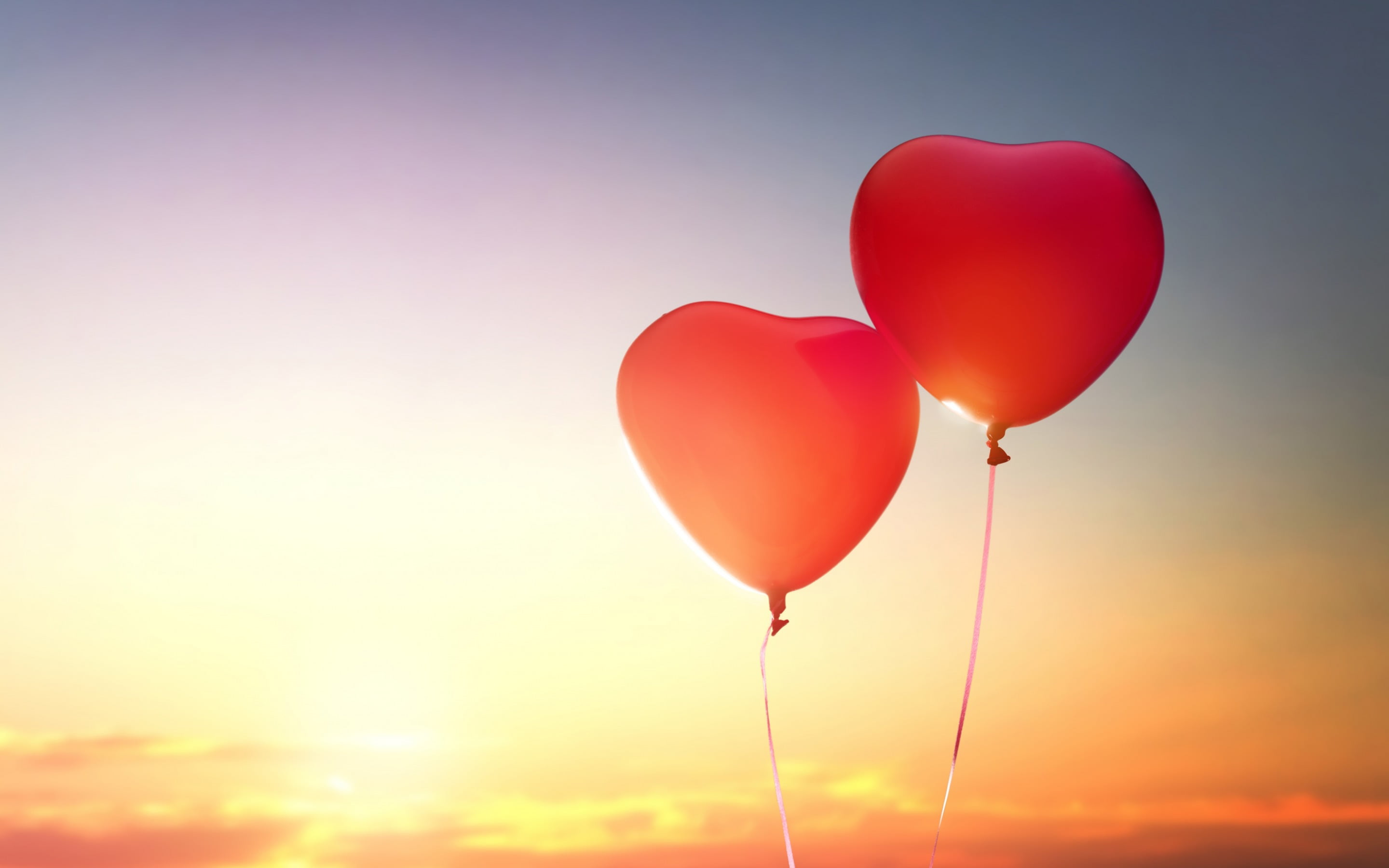 sunlight, valentines day - holiday, low angle view, no people, flying, balloon, sunset, helium, nature, string, helium balloon, 2K, freedom, heart shape, HD Wallpaper