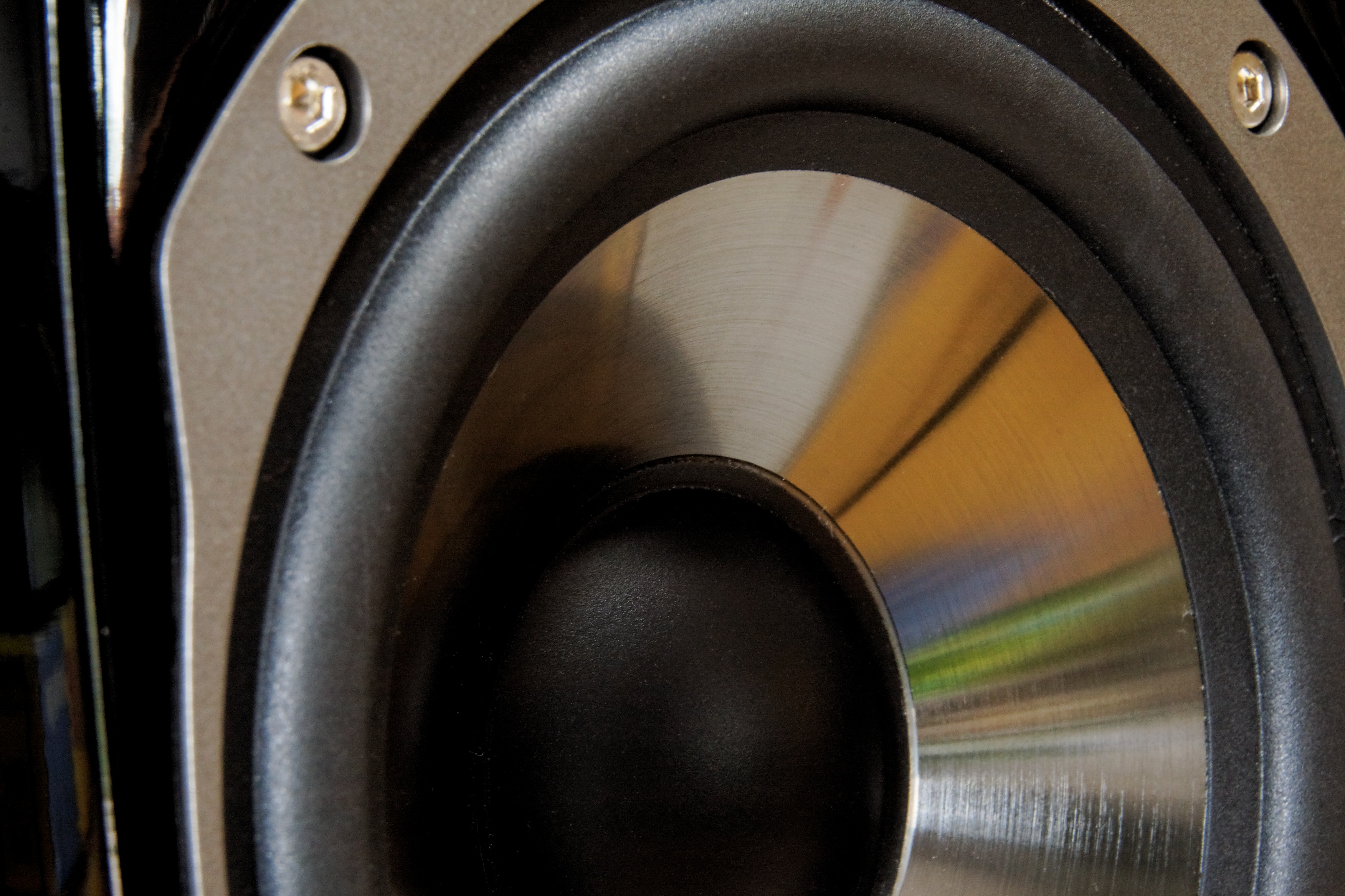 circle, titan, audio equipment, silver, black color, gramophone, black, speakers, 2K, indoors, quadral, hifi, speaker, technology, design, full frame, HD Wallpaper