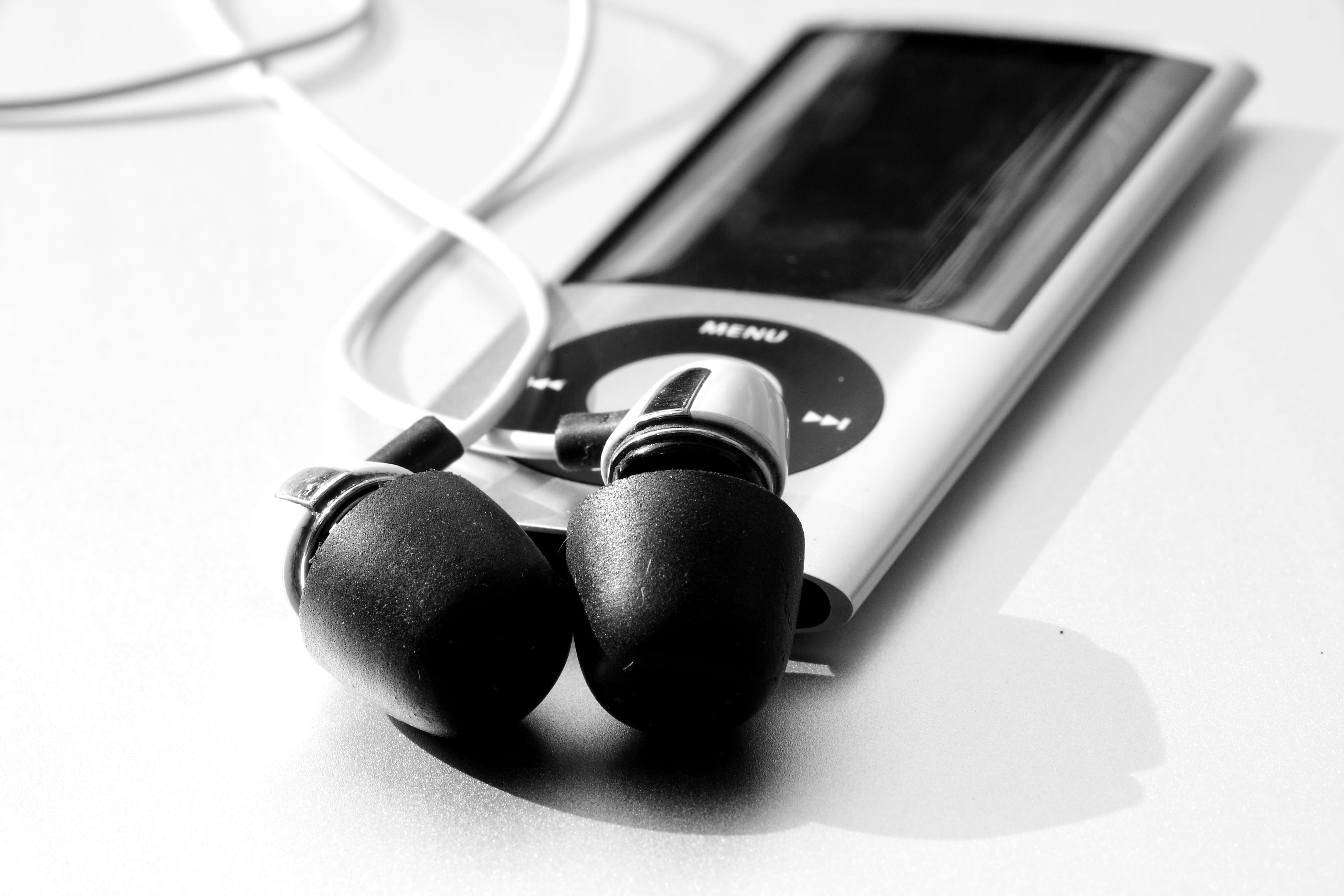 equipment, multimedia, authority, no People, listening, listen to music, metal, protection, telephone, technology, audioplayer, mp3 player, audio, communication, HD Wallpaper