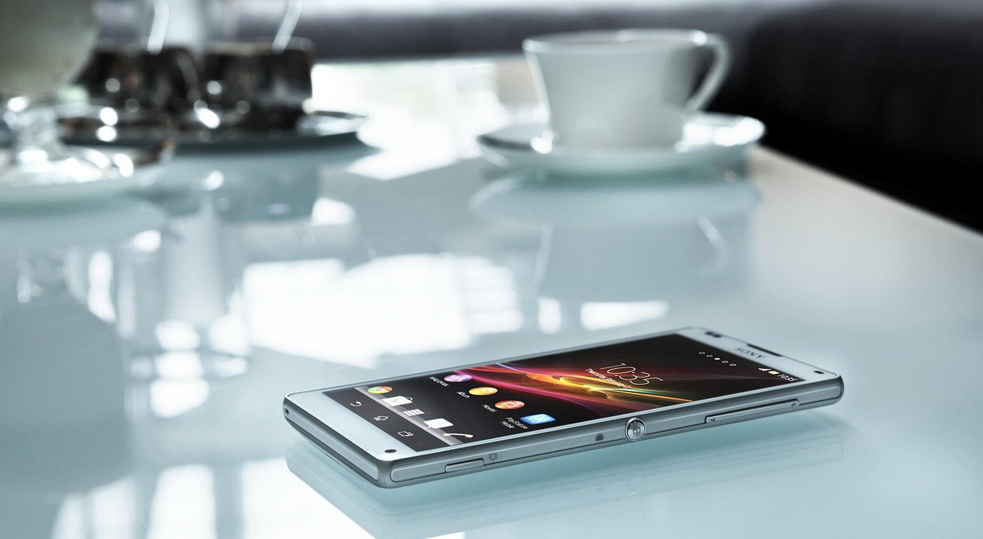 focus on foreground, white, liquid-crystal display, preparation, android, food and drink, communication, coffee cup, Mobile, Phone, people, Table, technology, HD Wallpaper