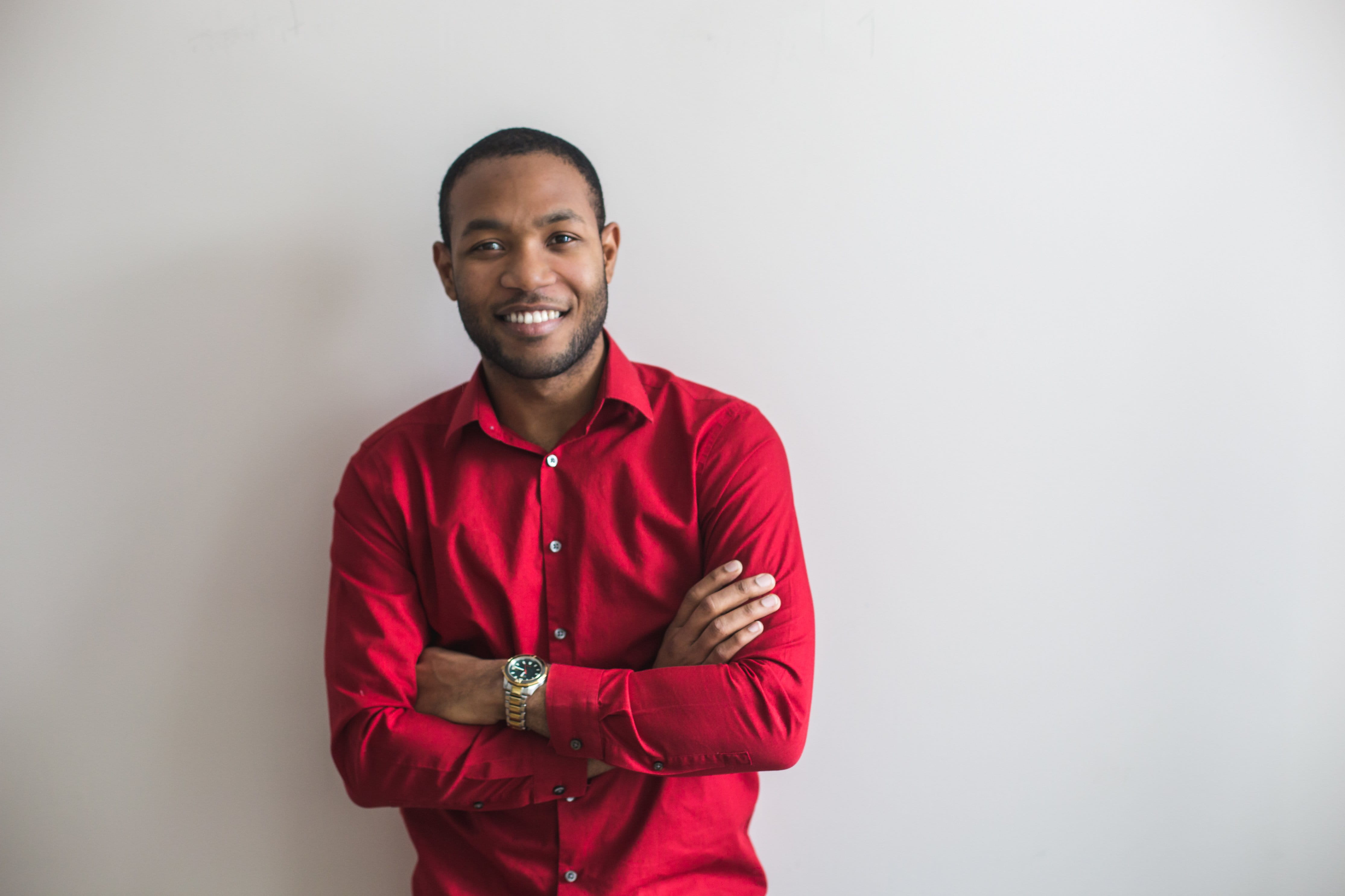 front view, photo, arms crossed, happiness, studio shot, confidence, Business, standing, red, Fashion, 4K, Businessman, Diversity, adult, copy space, waist up, HD Wallpaper