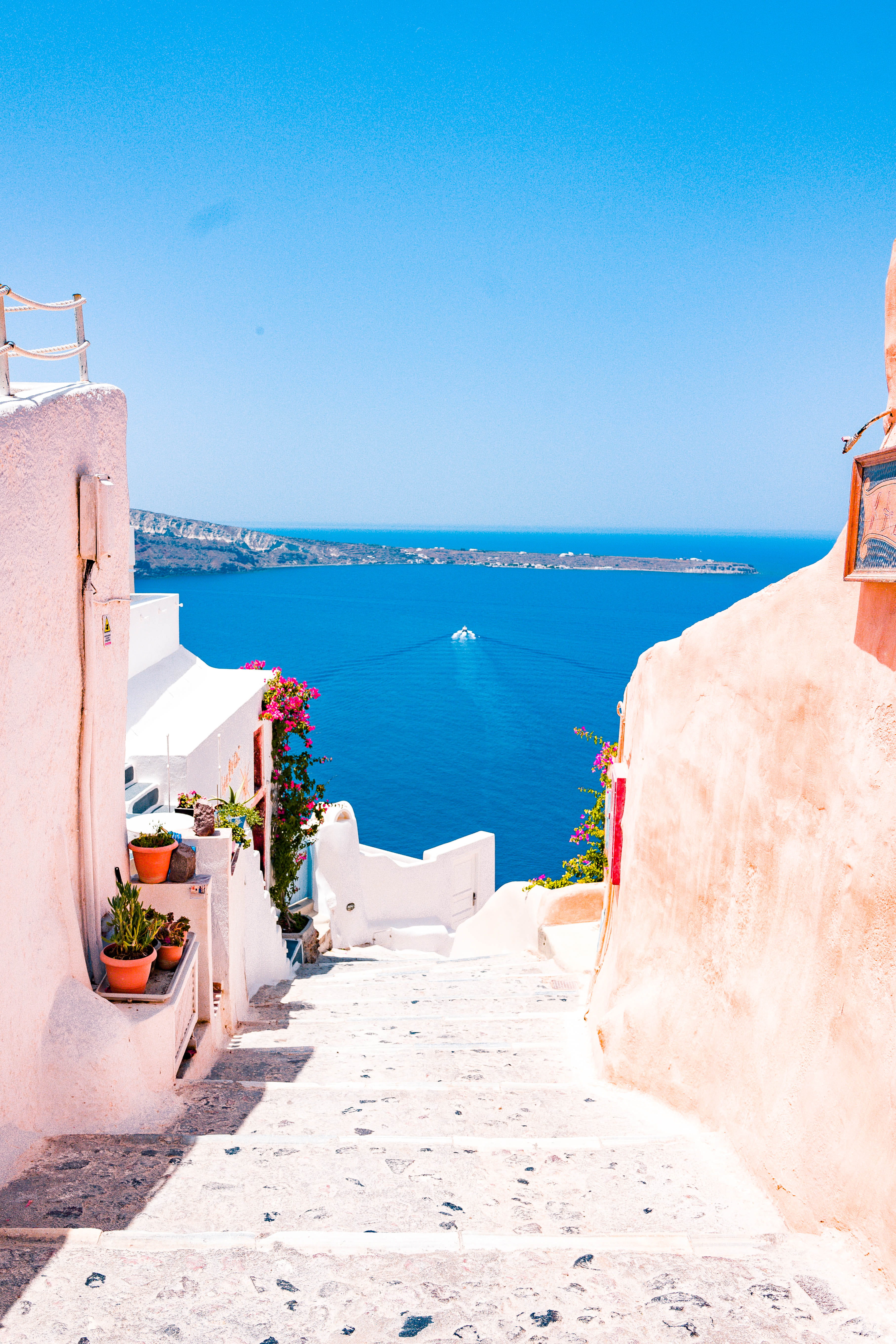 building, beach, built structure, copy space, no people, steps, flora, jar, coast, sunlight, oia, beauty in nature, blue, horizon over water, sea, scenics - nature, Phone HD Wallpaper