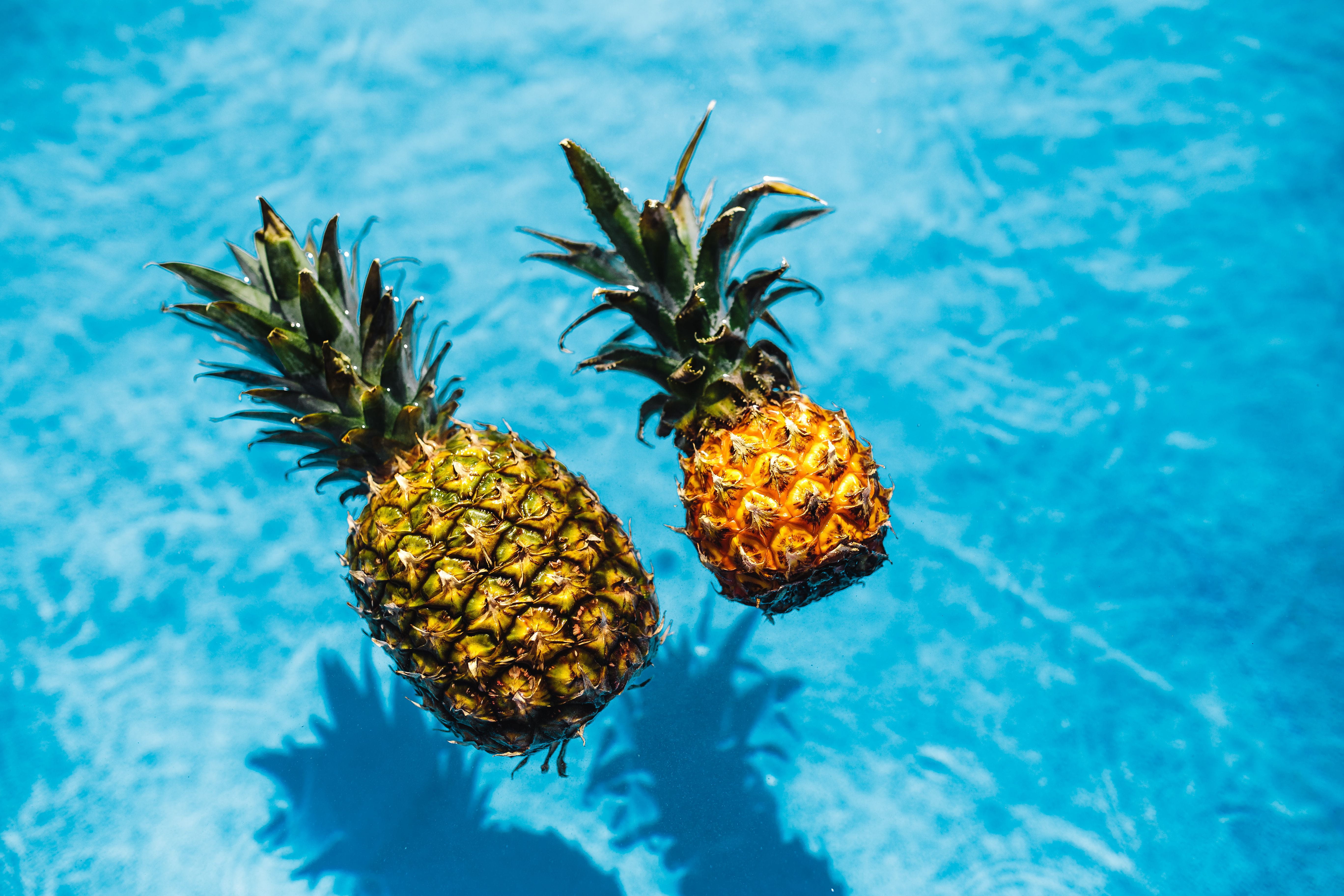 outdoor, nature, 5K, plant, pool, tropical fruit, no people, vacations, turquoise colored, ripe, close-up, pineapples, blue, growth, day, top view, above, HD Wallpaper