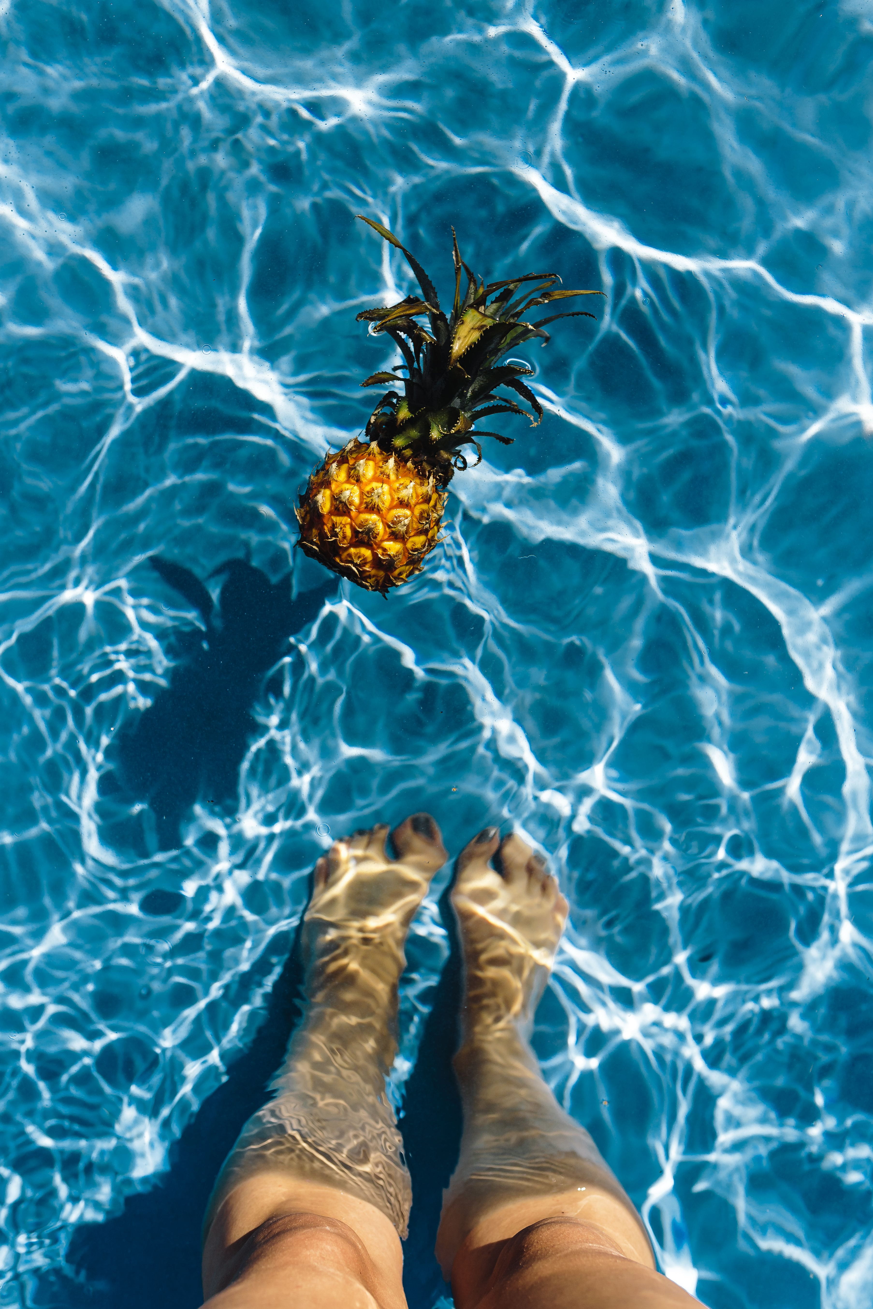 swimming, copyspace, low section, pool, sea, vacations, summer, one person, blue, human leg, water, floating on water, nature, real people, personal perspective, Phone HD Wallpaper