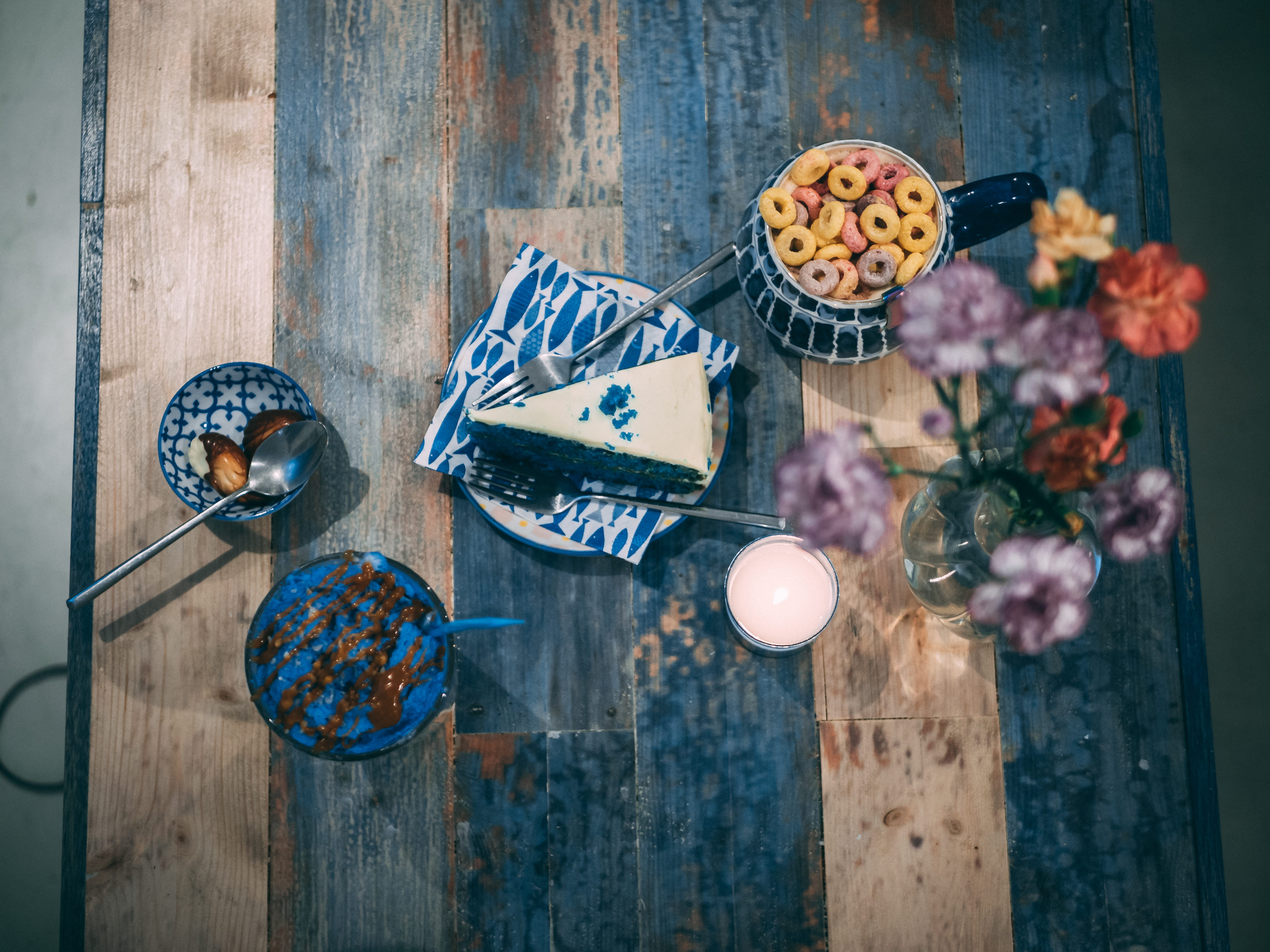 nature, chocolate, flower arrangement, confectionery, creme, close-up, art and craft, hanging, sweets, food, outdoors, wood - material, trademark, flowering plant, HD Wallpaper