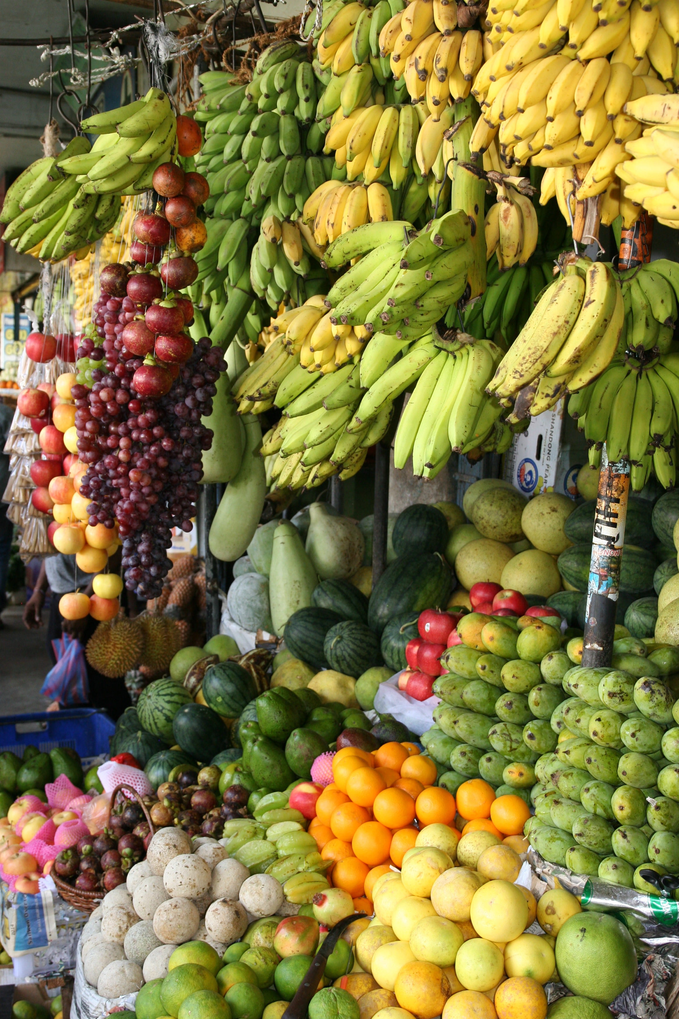 healthy, food, no people, shop, marketplace, large group of objects, agriculture, freshness, choice, sale, for sale, daylight, market, abundance, banana, Phone HD Wallpaper