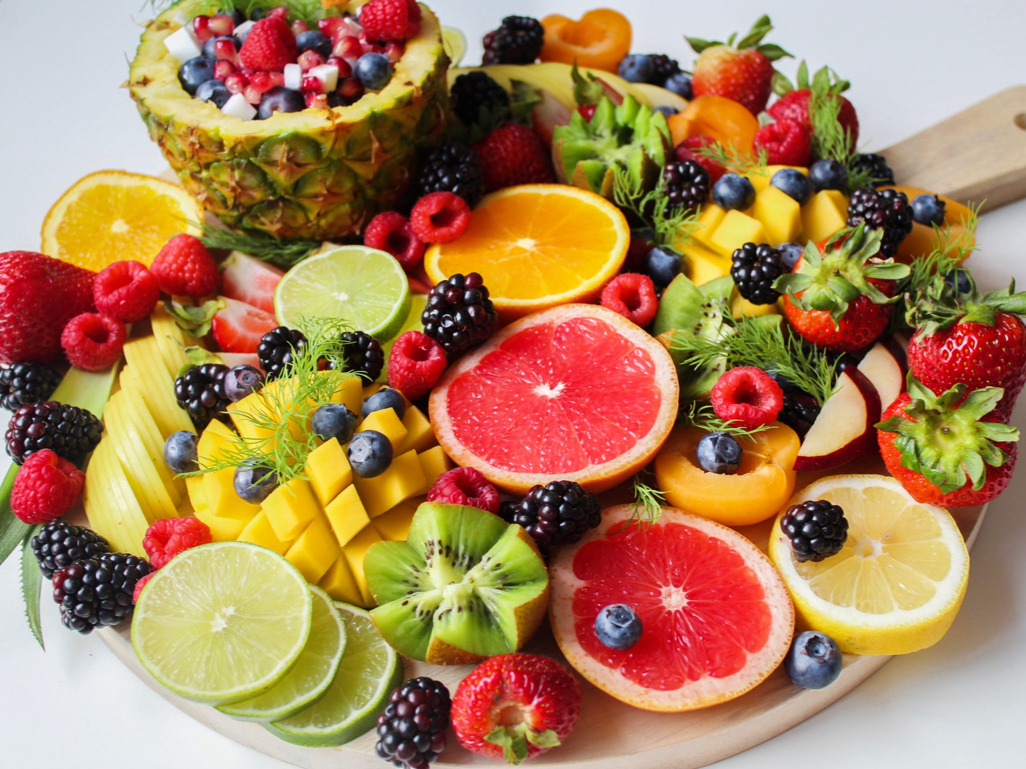 sweets, fruit basket, grapefruit, berries, colorful, kiwi - fruit, fruit salad, raspberries, fresh, delicious, pineapple, tray, orange - fruit, kiwi, healthy, HD Wallpaper