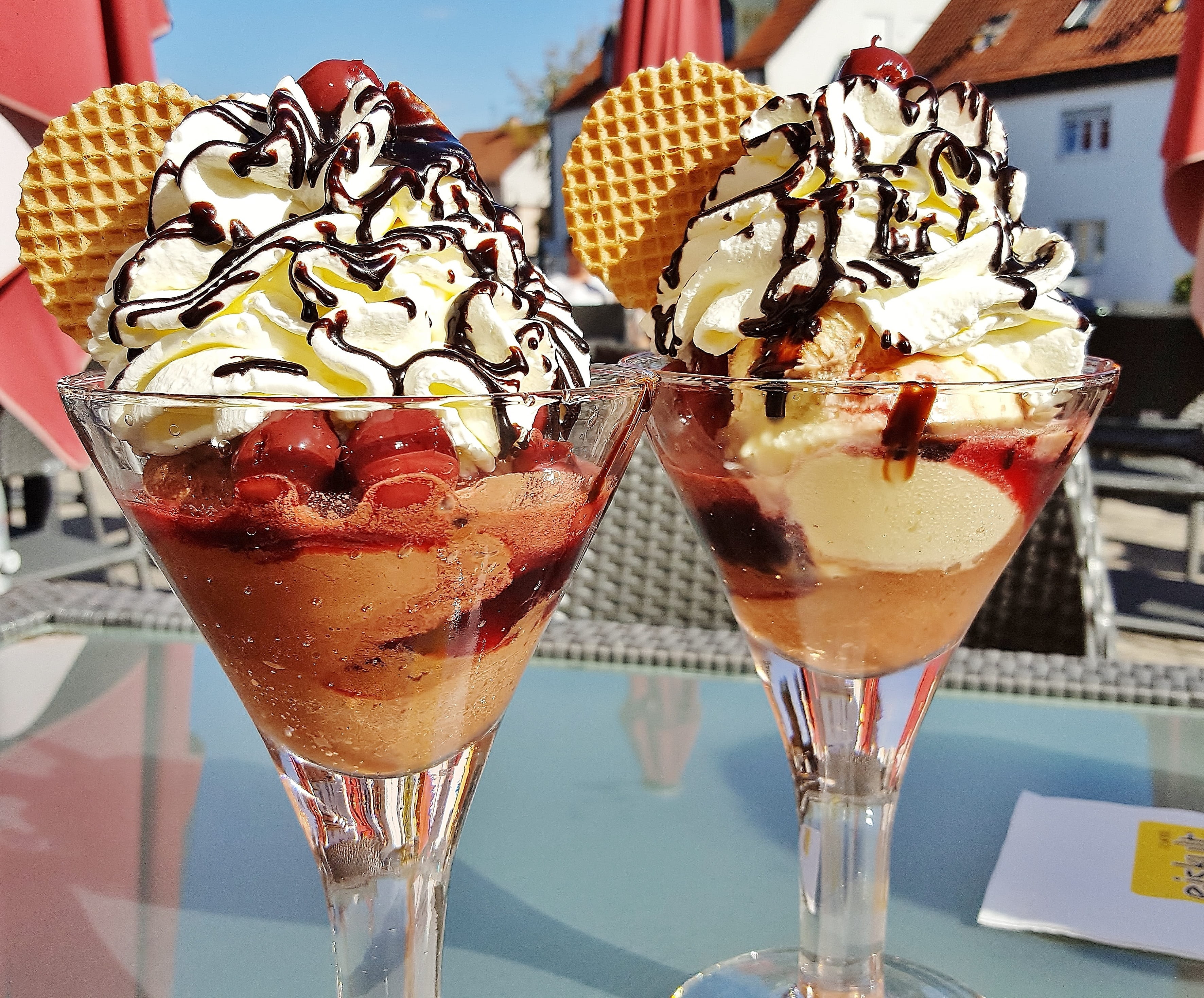 dessert, frozen sweet food, sweet food, decoration, waffle, feasting, 2K, whipped cream, freshness, fruits, eisladen, ice cream parlour, still life, ready-to-eat, HD Wallpaper