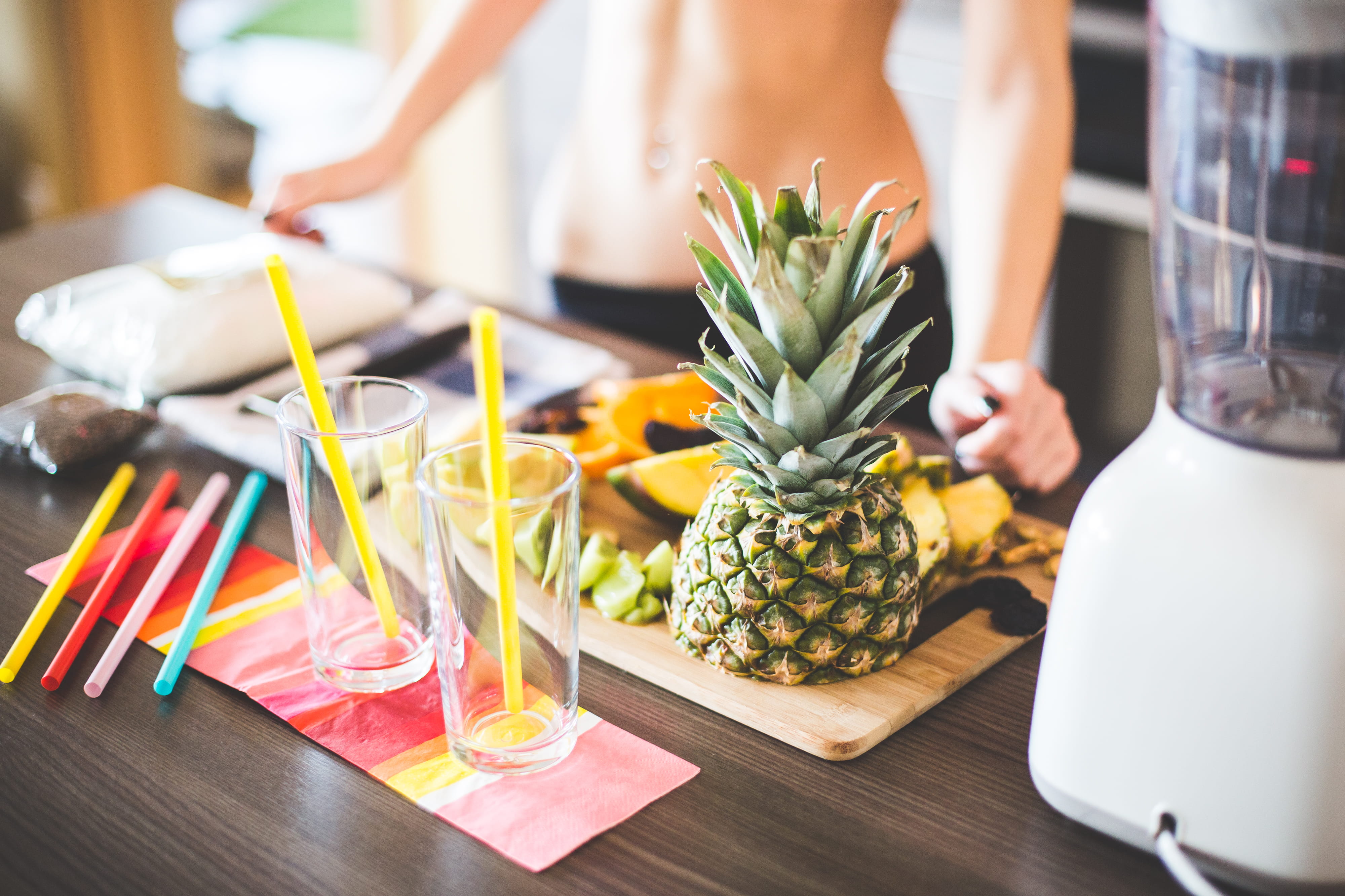 juice, people, fruits, women, exercise, females, Milkshake, 4K, fit, top, protein, Healthy, day, only women, wellbeing, drink, vegetable, adults only, HD Wallpaper