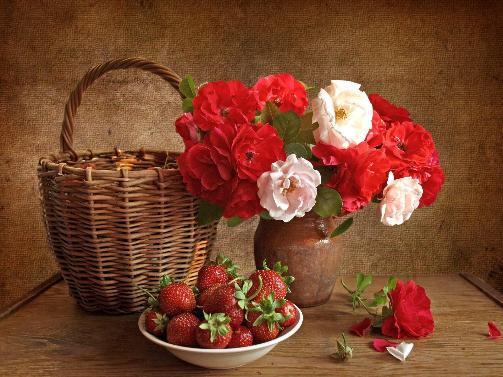 still life, nature, red, flower Head, rustic, table, wedding, pot, bowl, wood - Material, gift, rose - Flower, backgrounds, healthy eating, freshness, bouquet, HD Wallpaper