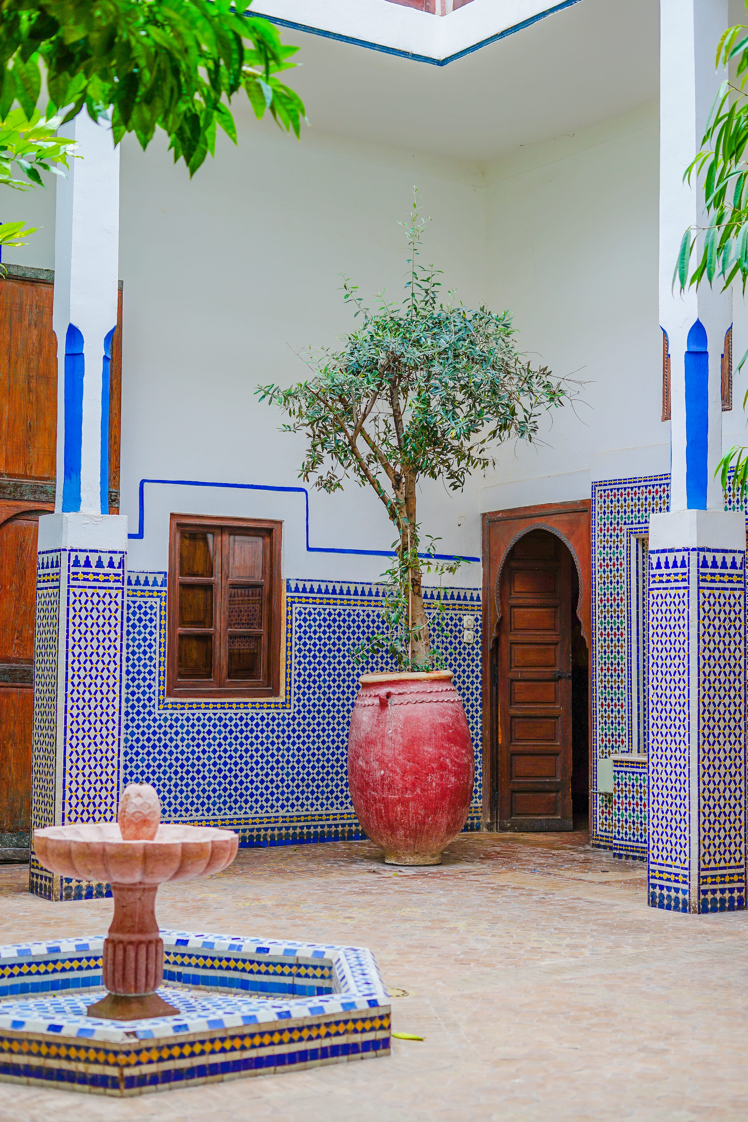 brown, front, moroccan style, potted plant, fountain, no people, door, interior, outdoors, potted, living space, interior design, creativity, courtyard, Phone HD Wallpaper