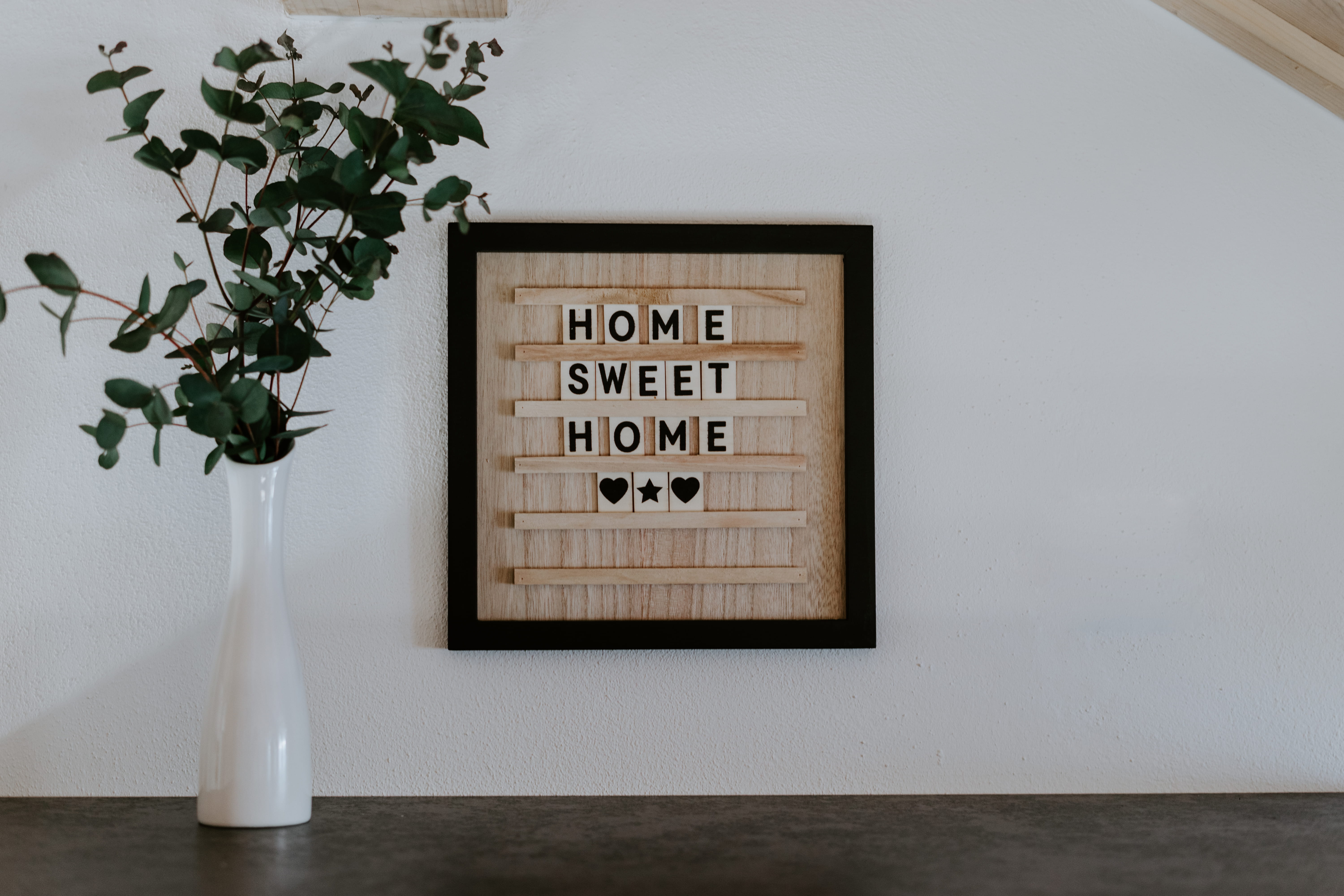plant, wand, white color, living, vase, growth, feeling, wooden, plant part, plants, lifestyle, herz, day, feelings, interior, flowering plant, innen, western script, HD Wallpaper