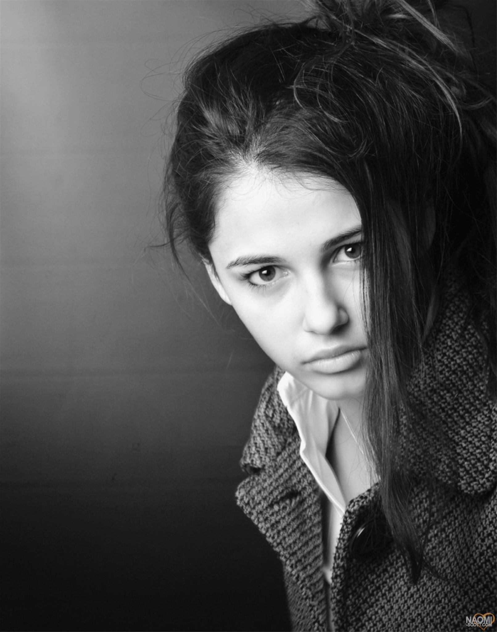 1080P, faces, women, dark, brunettes, eyes, naomi, monochrome, grayscale, scott, Phone HD Wallpaper