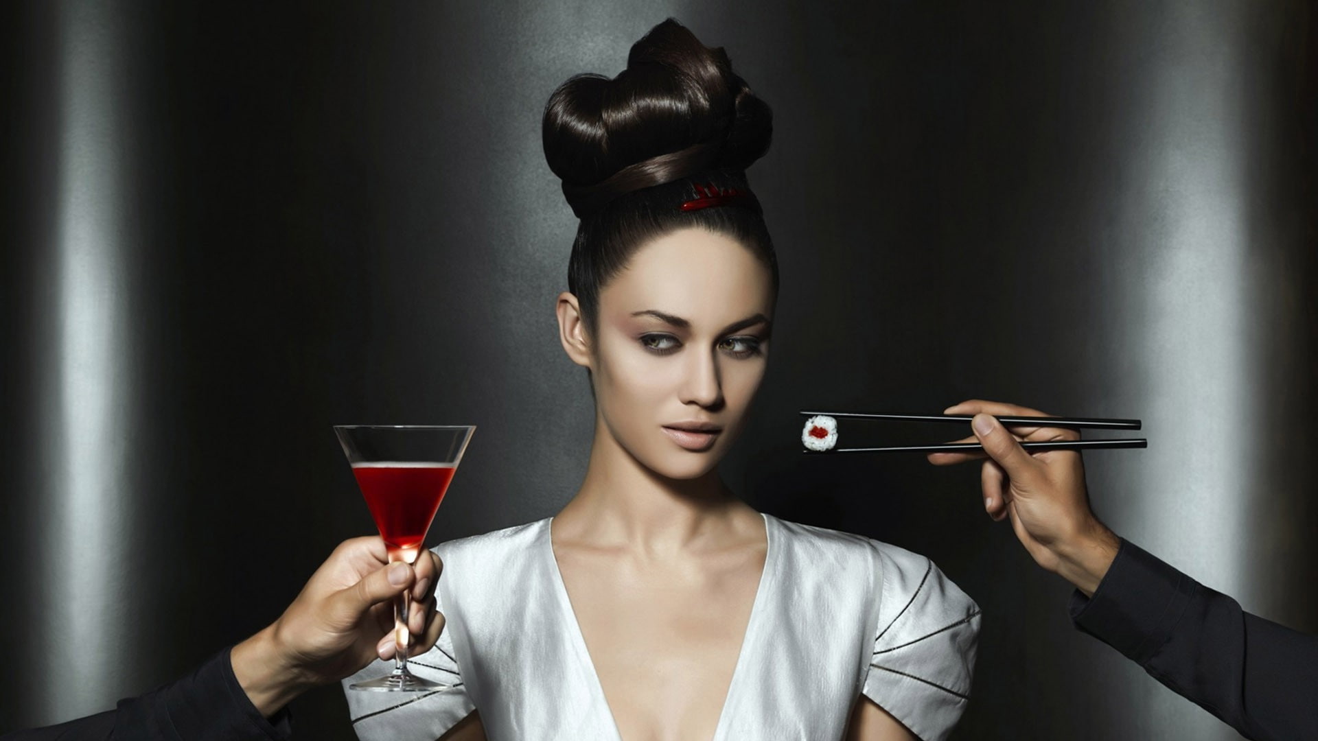 airbrushed, beautiful people, cocktail, fashion, beauty, elegance, alcohol, front view, portrait, hairstyle, indoors, one person, actress, young women, HD Wallpaper