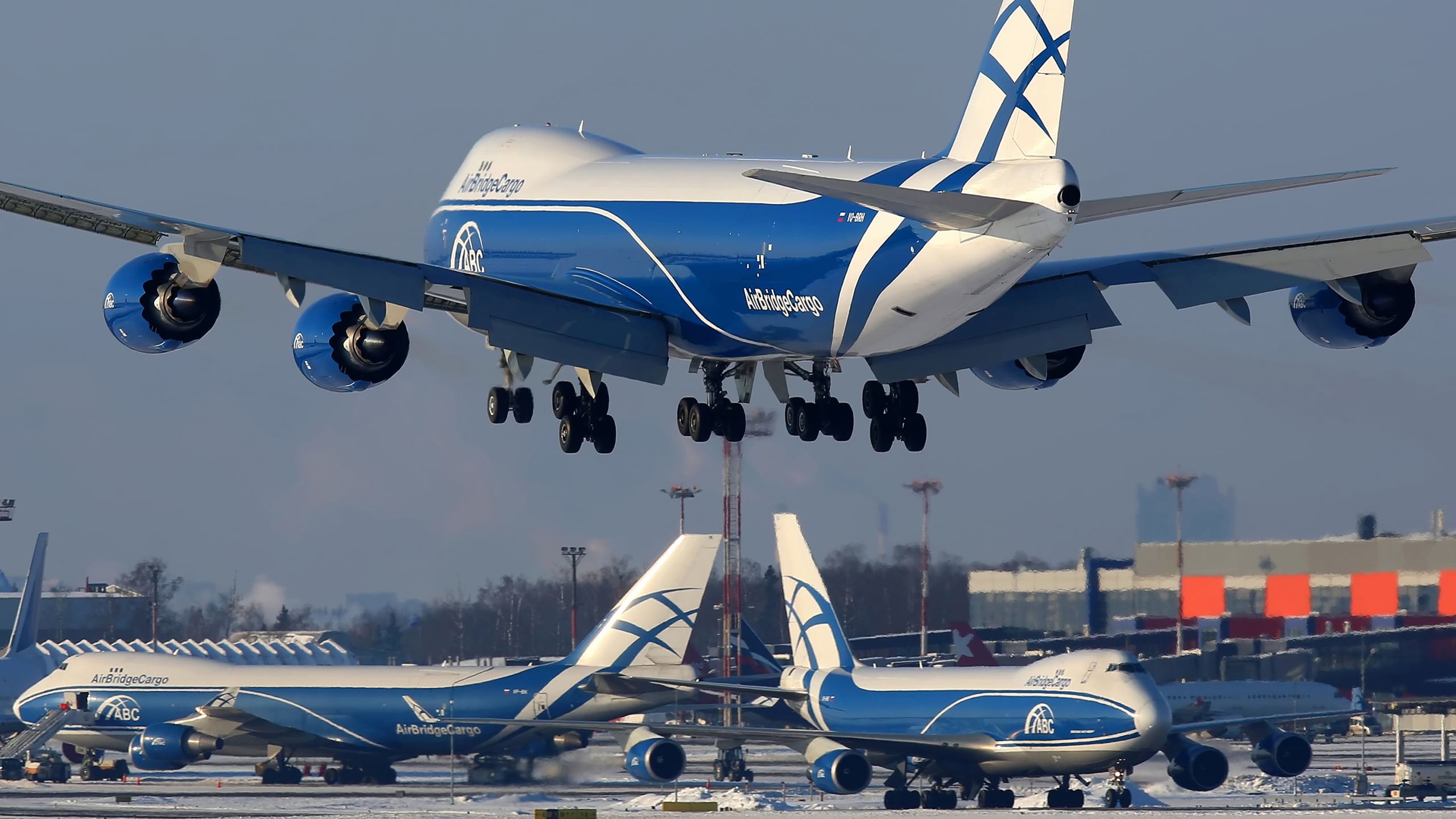 aircraft, outdoors, Boeing 747, nautical vessel, day, 2K, moored, transportation, aggression, mid-air, army, military, nature, airport runway, cargo, airplane, HD Wallpaper