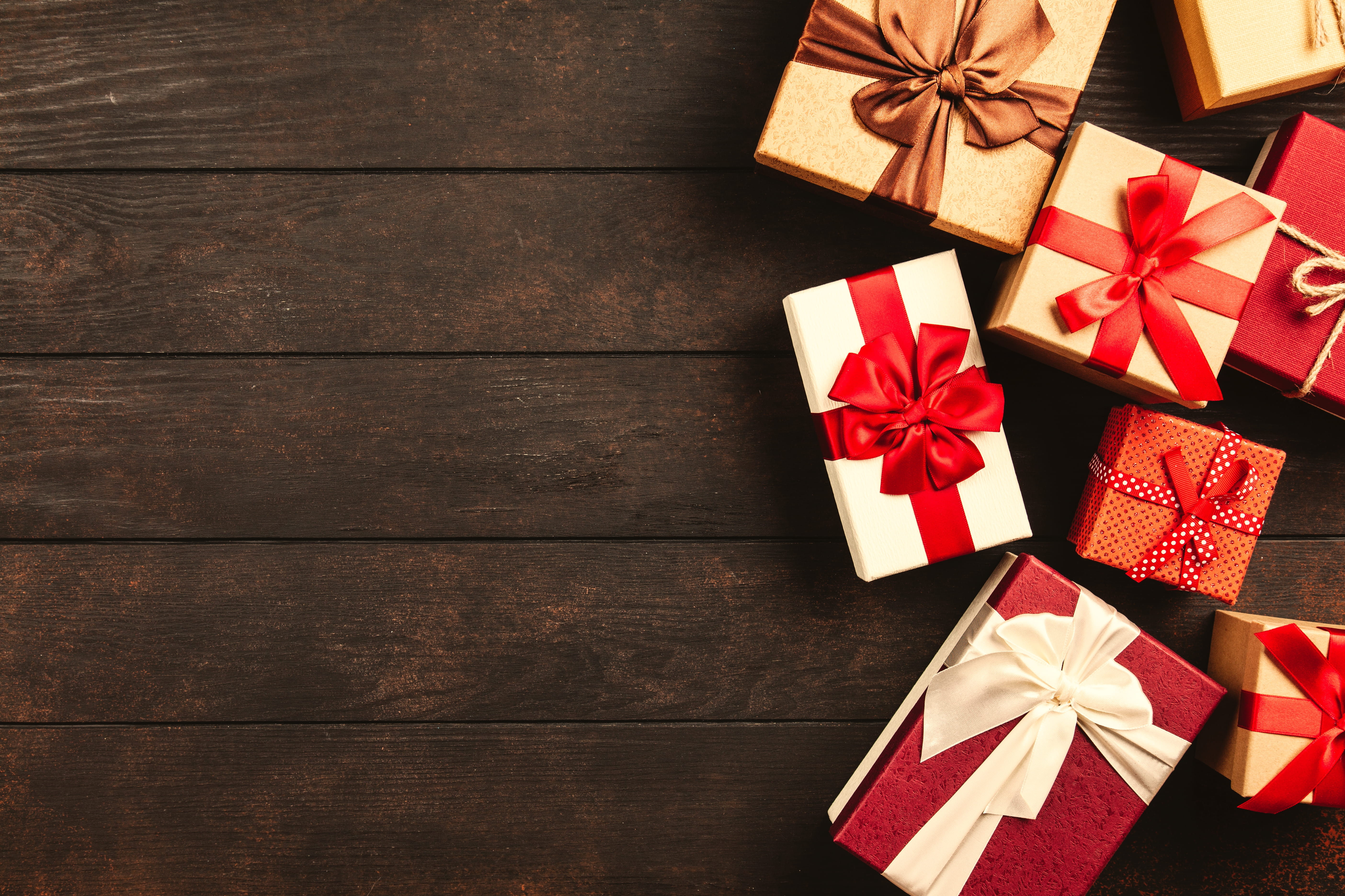 christmas, gifts, ribbons, surprise, lot, wooden, flat, background, presents, holiday, bow, celebration, box - container, interior design, design, wood - material, HD Wallpaper