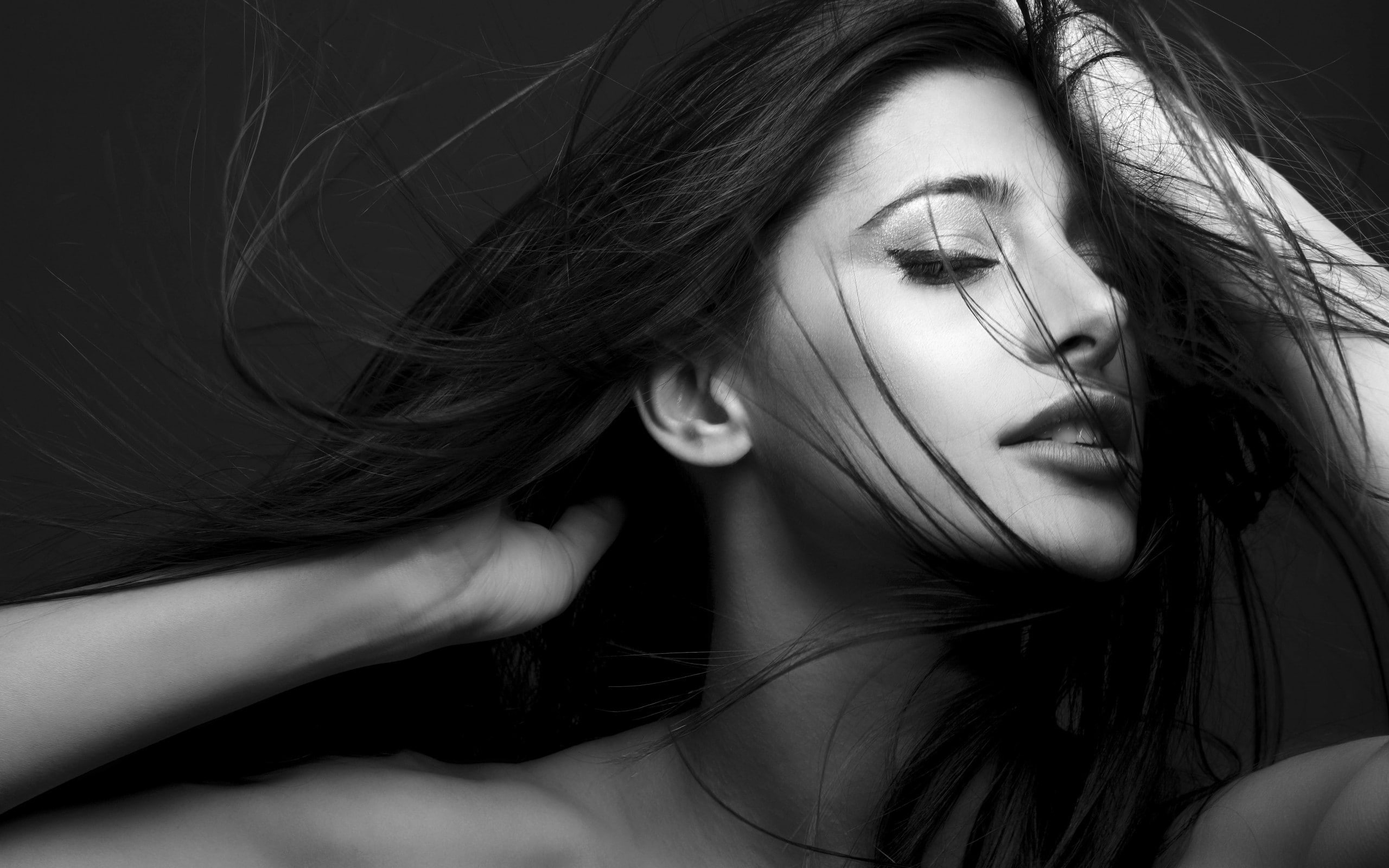 hair in face, dark hair, long hair, women, 2K, Nargis Fakhri, monochrome, hands in hair, eyeliner, actress, HD Wallpaper