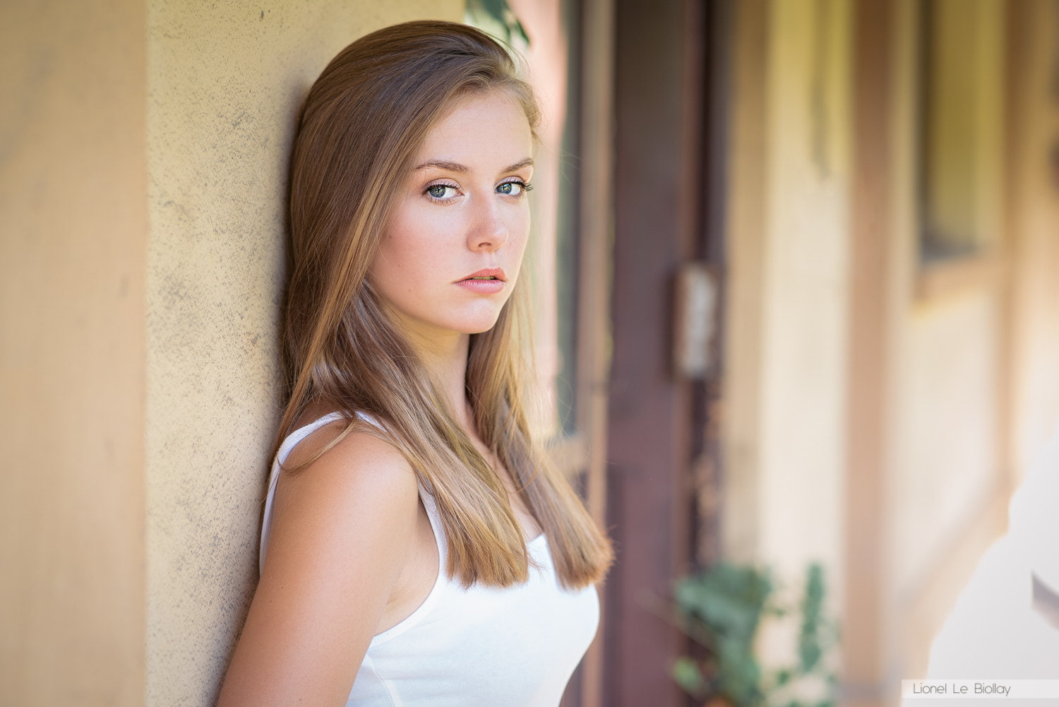 bare shoulders, women, model, white dress, face, blonde, depth of field, 720P, portrait, HD Wallpaper