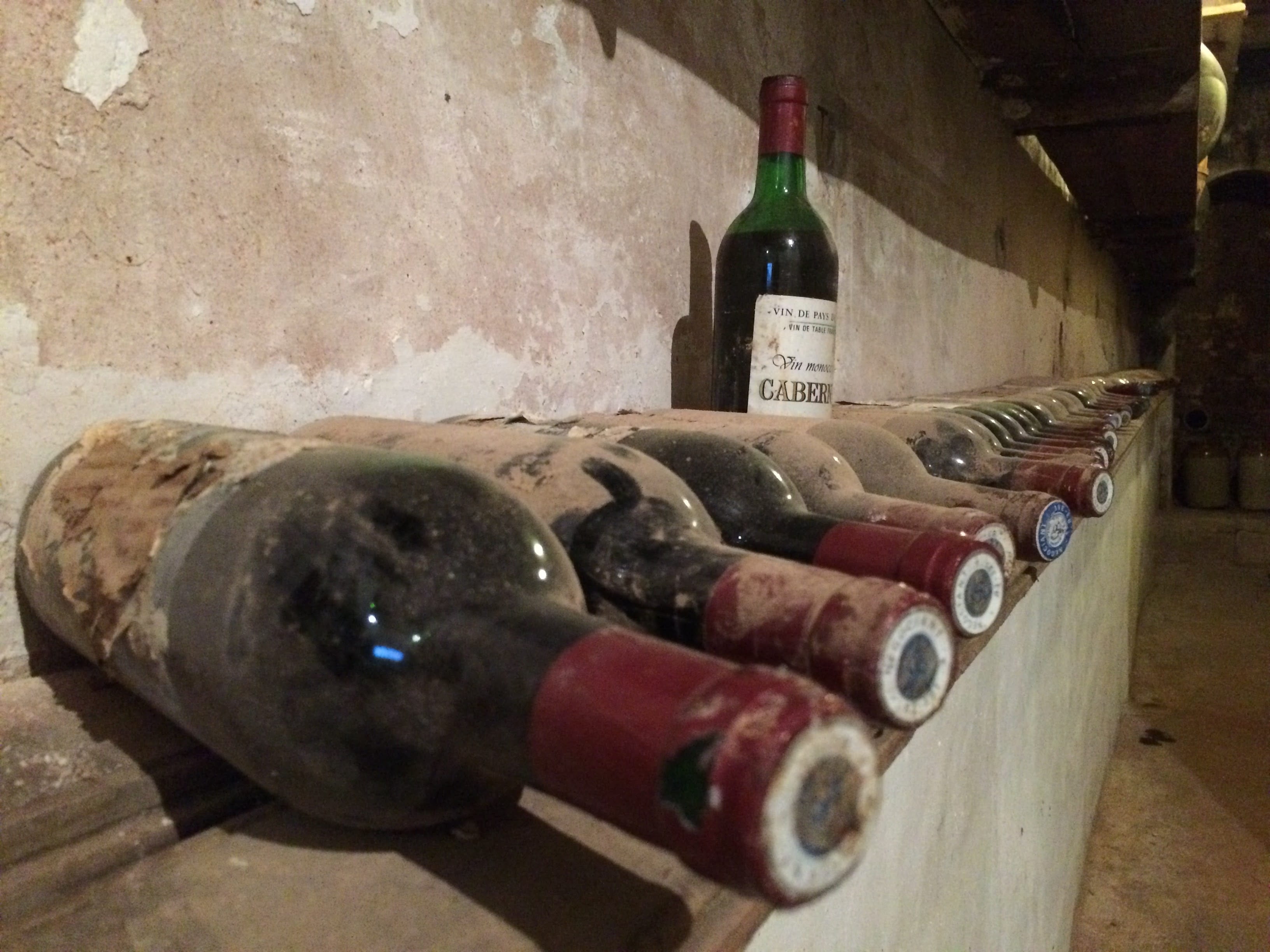 high angle view, winery, Bottle, container, close-up, storage, wine cellar, vintage, alcohol, Collection, in a row, 2K, glass - material, Old, dark, wood - material, HD Wallpaper