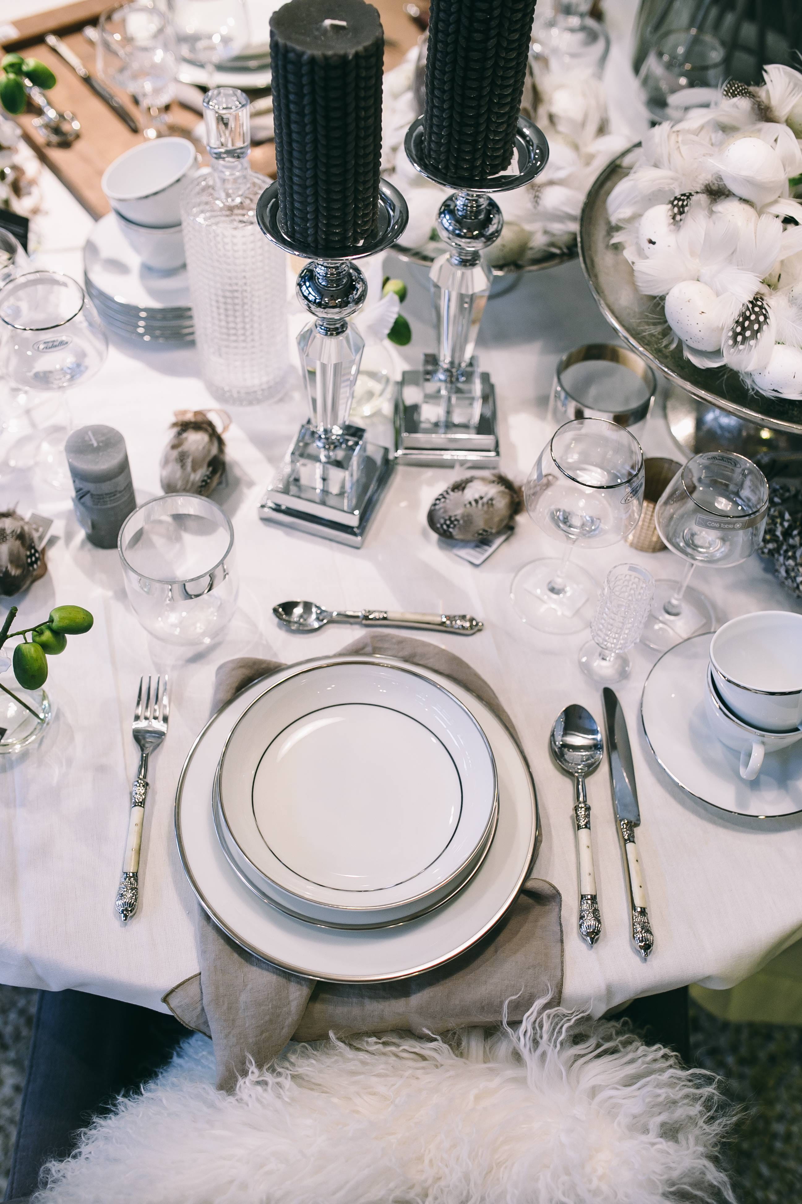 eating utensil, tablecloth, 4K, kitchen utensil, white, plate, wineglass, drinking Glass, no People, arrangement, dinner, decoration, household equipment, Phone HD Wallpaper