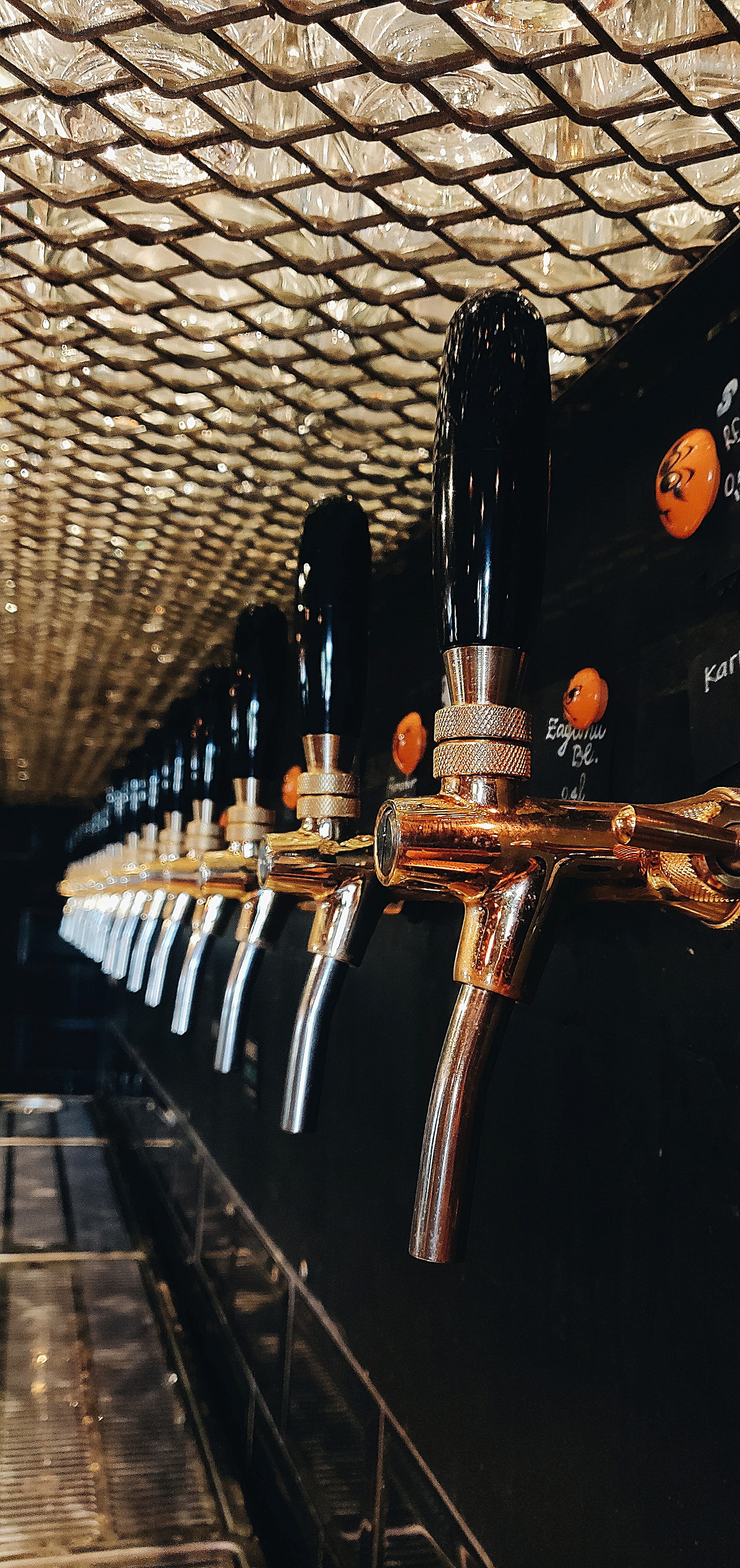 metal, wood - material, built structure, close-up, refreshment, architecture, indoors, drink, container, malt, wooden, bottle, 4K, reflection, lager, faucet, Phone HD Wallpaper
