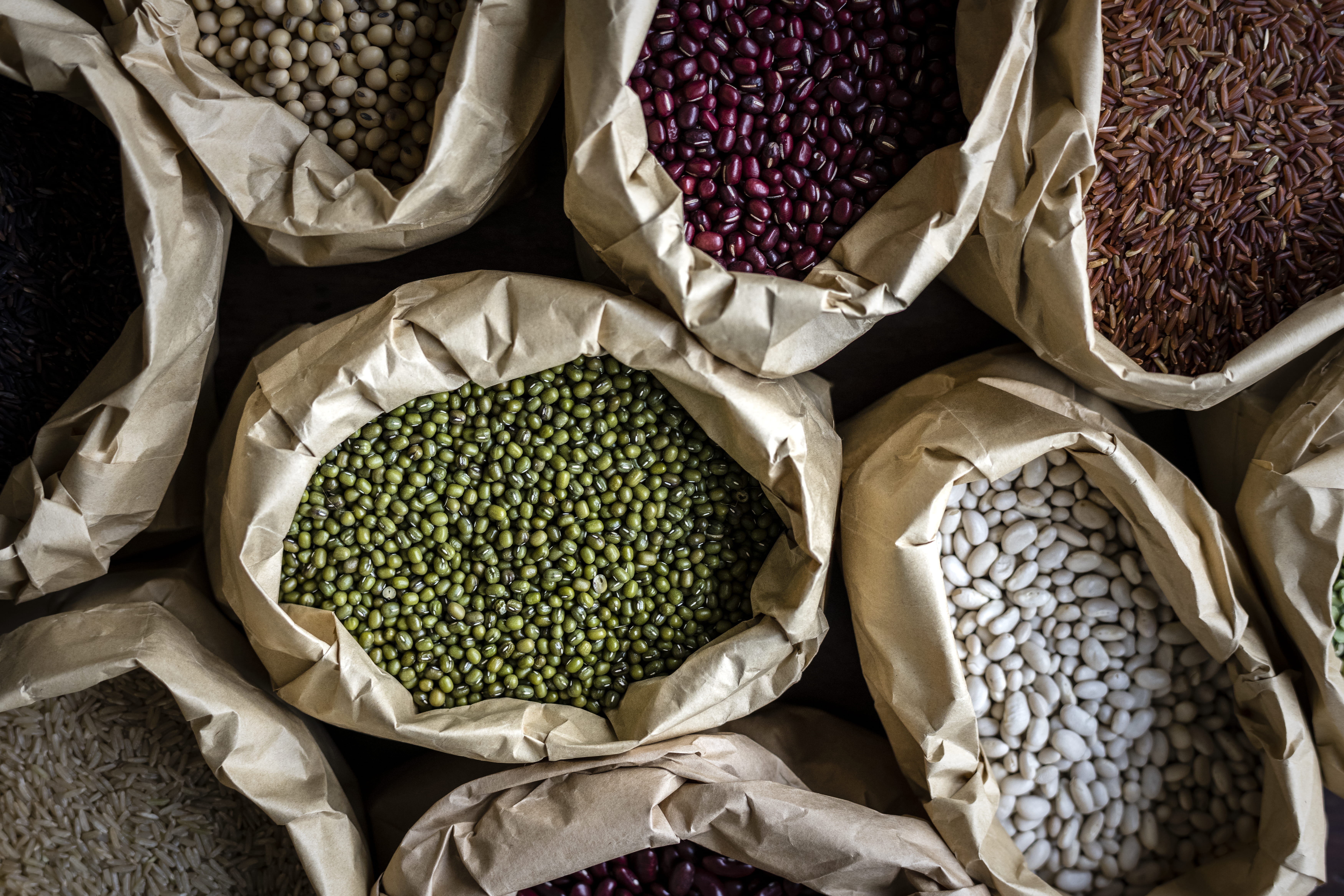 kidney beans, large group of objects, goods, raw, collection, legume, black rice, food and drink, ingredient, white beans, products, choice, raw food, vegetable, HD Wallpaper