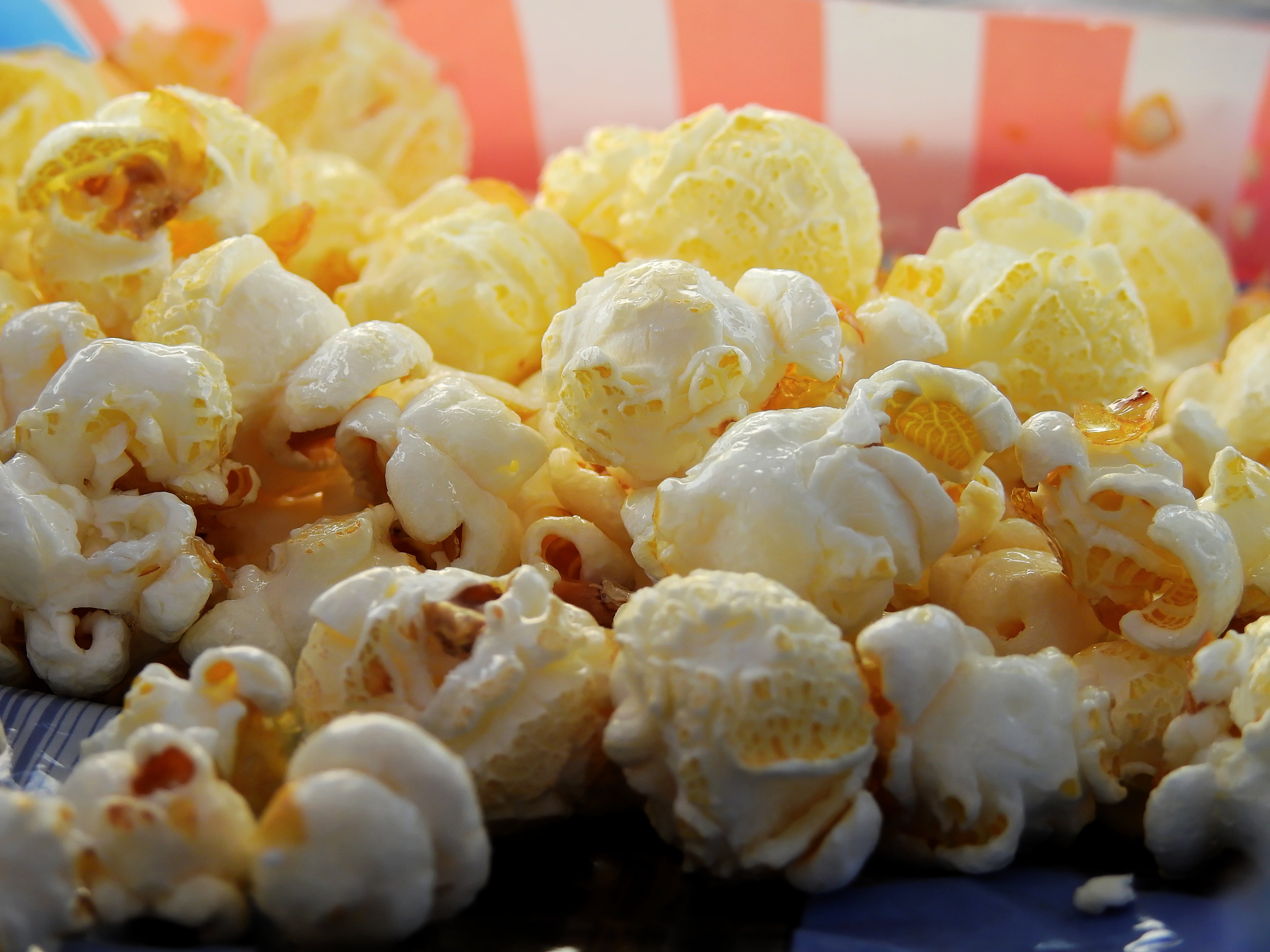 knabberzeug, dessert, close-up, indoors, snack, food, junk food, still life, eat, corn, popcorn, entertainment, abundance, film, crispy, delicious, focus on foreground, HD Wallpaper
