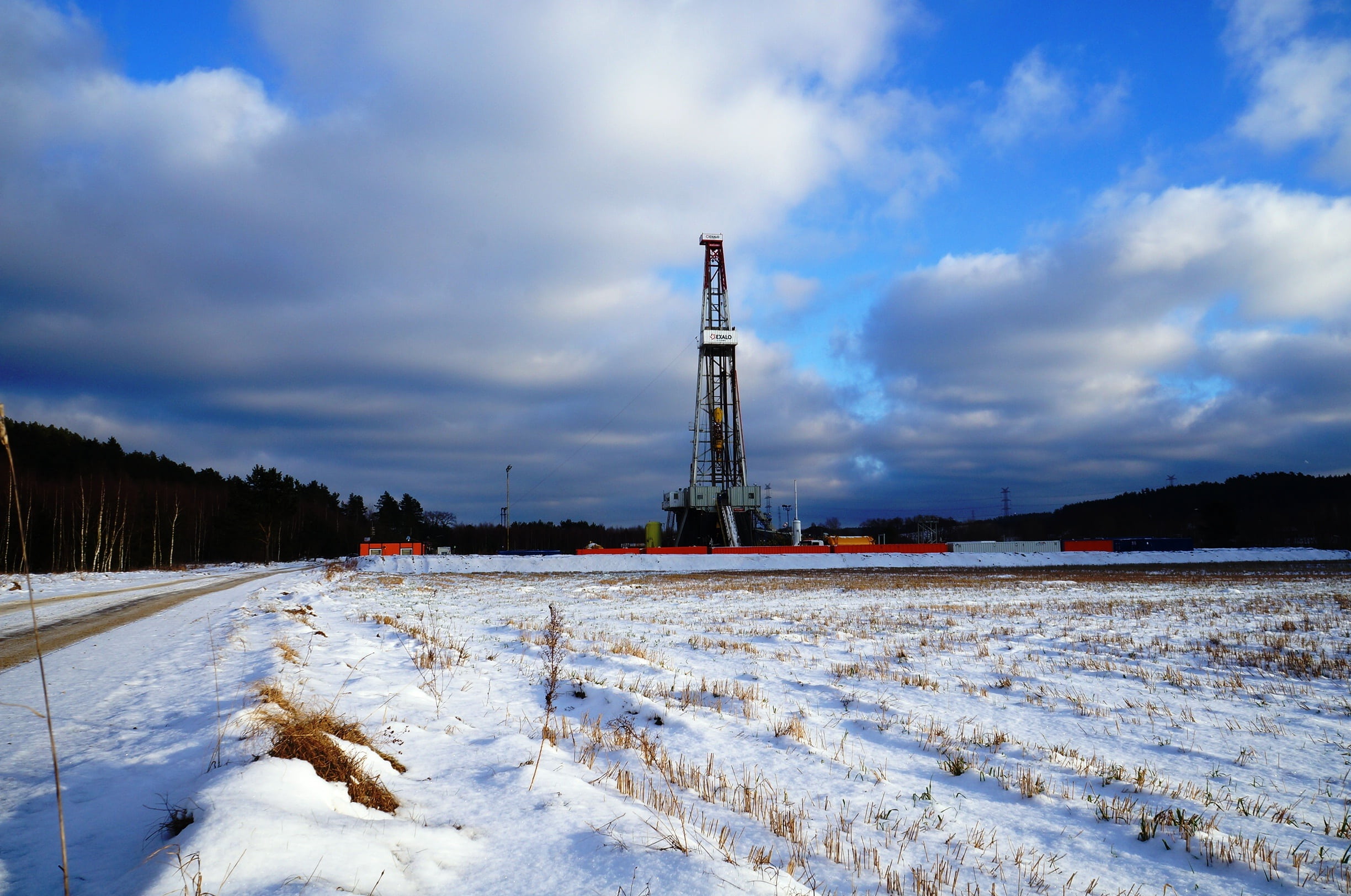 fuel and power generation, equipment, daytime, technology, oil well, covered, petroleum, grey, day, drilling, outdoors, sky, land, industry, frozen, drilling Rig, HD Wallpaper