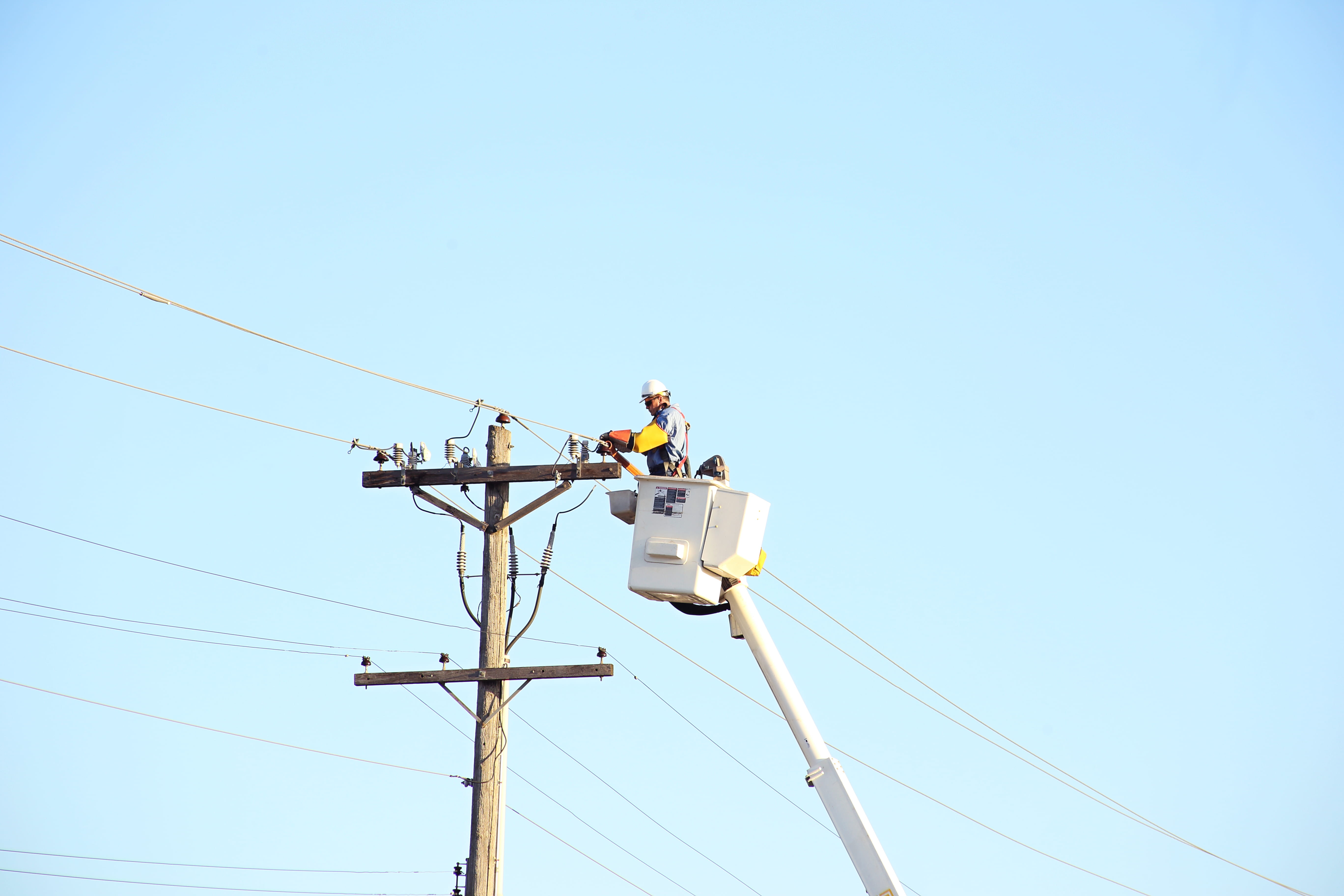 crane, fuel and power generation, power supply, connection, power line, daytime, post, helmet, bucket, outdoors, electricity pylon, working, low angle view, HD Wallpaper