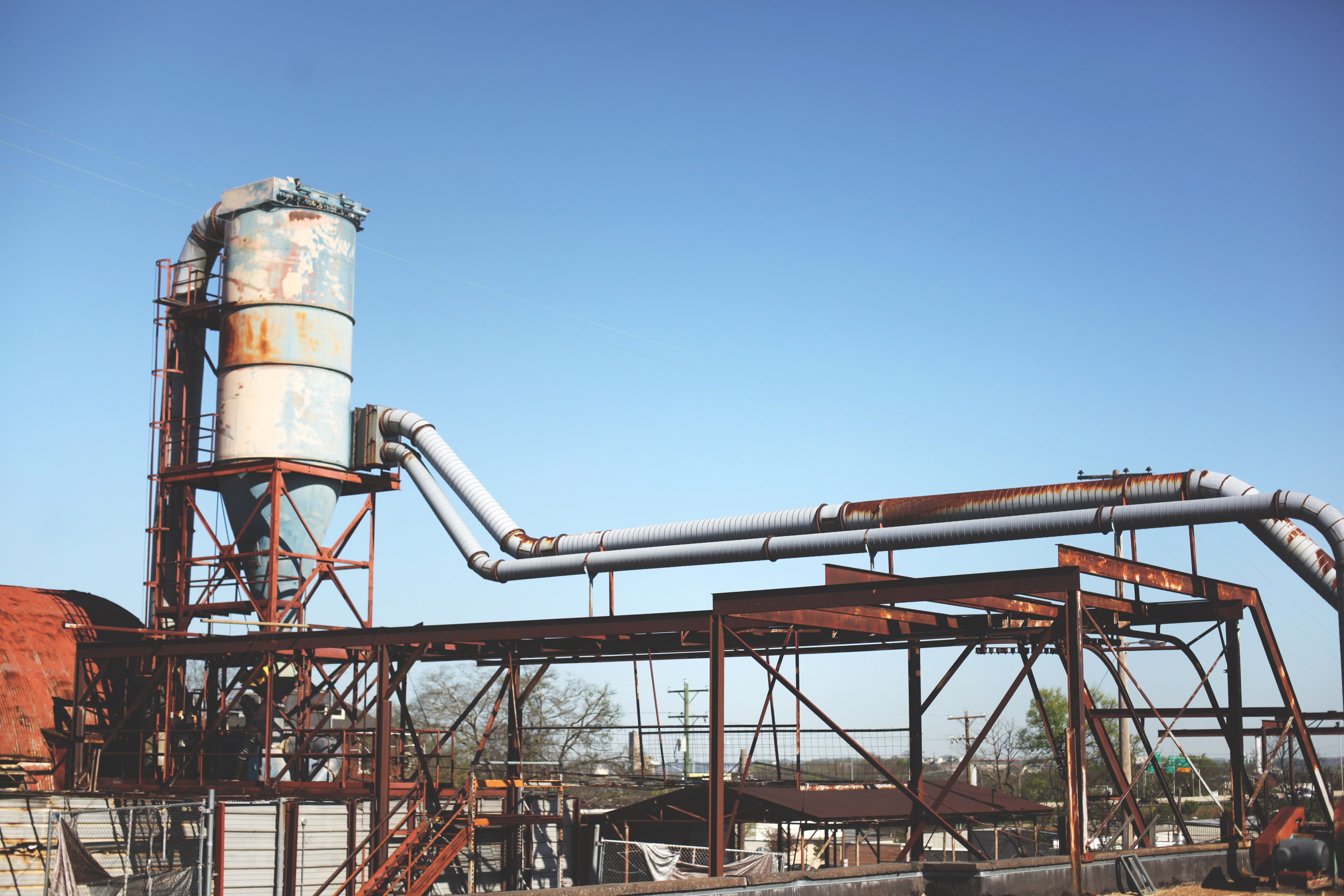 engineer, steel, platform, abandoned, clear sky, alloy, manufacturing, outdoors, no people, blue, retro, built structure, vintage, pipe - Tube, oil industry, HD Wallpaper