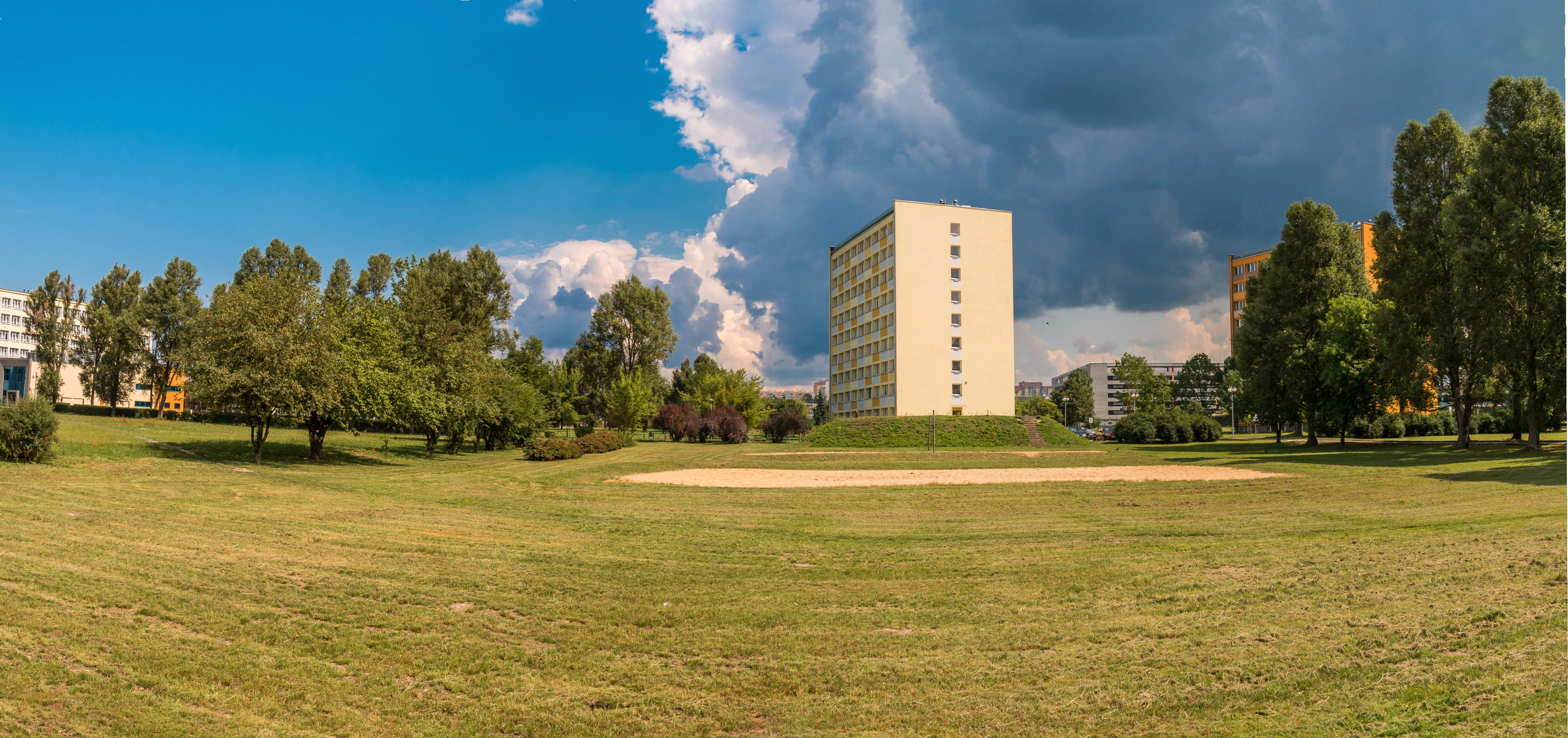 the university, landscape, grass, plant, golf course, summer, tree, building, land, building and construction, 4K, polytechnic university which, no people, HD Wallpaper