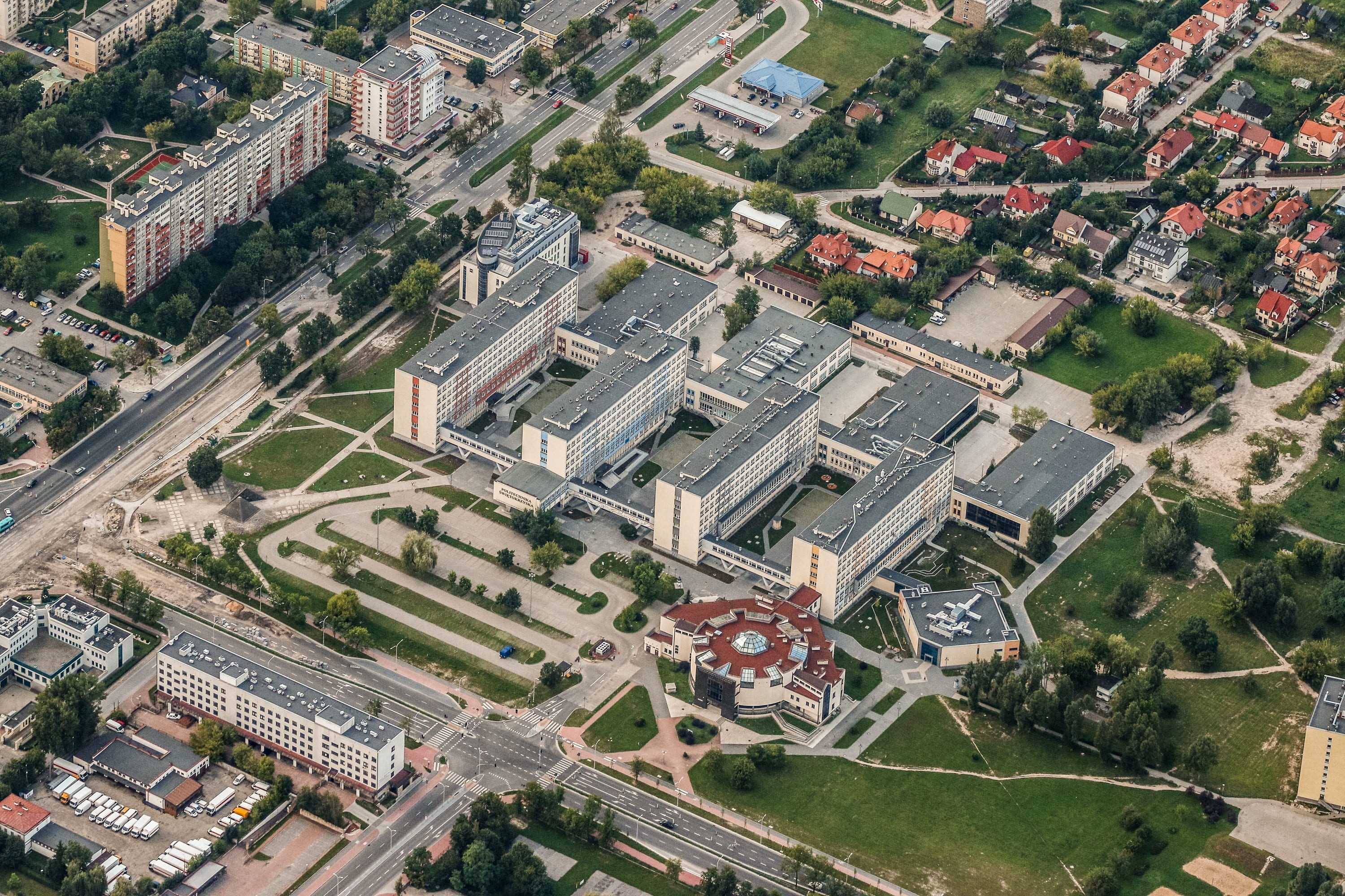 nature, roof, polytechnic university which, building exterior, the university, outdoors, no people, building, city, cityscape, architecture, plant, aerial photo, HD Wallpaper