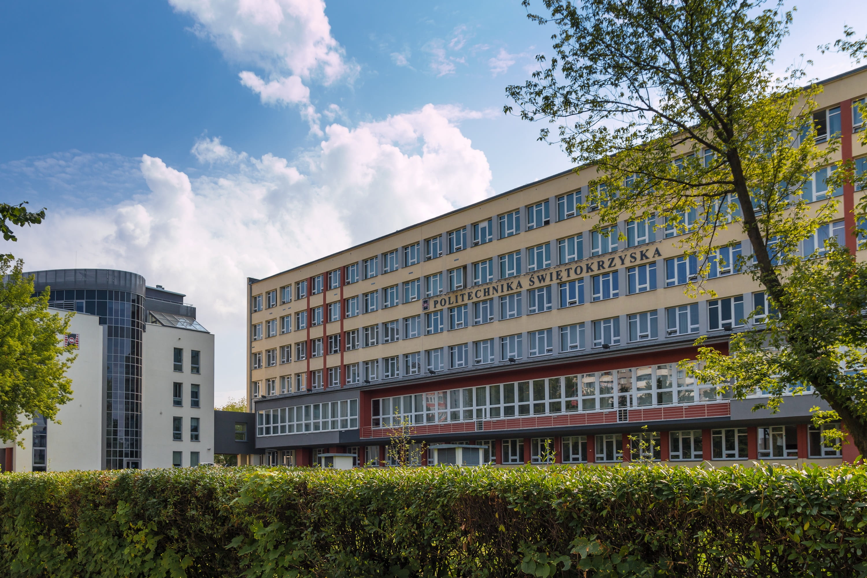 building exterior, growth, low angle view, day, apartment, green color, architecture, building and construction, office buildings, building, grass, buildings, HD Wallpaper