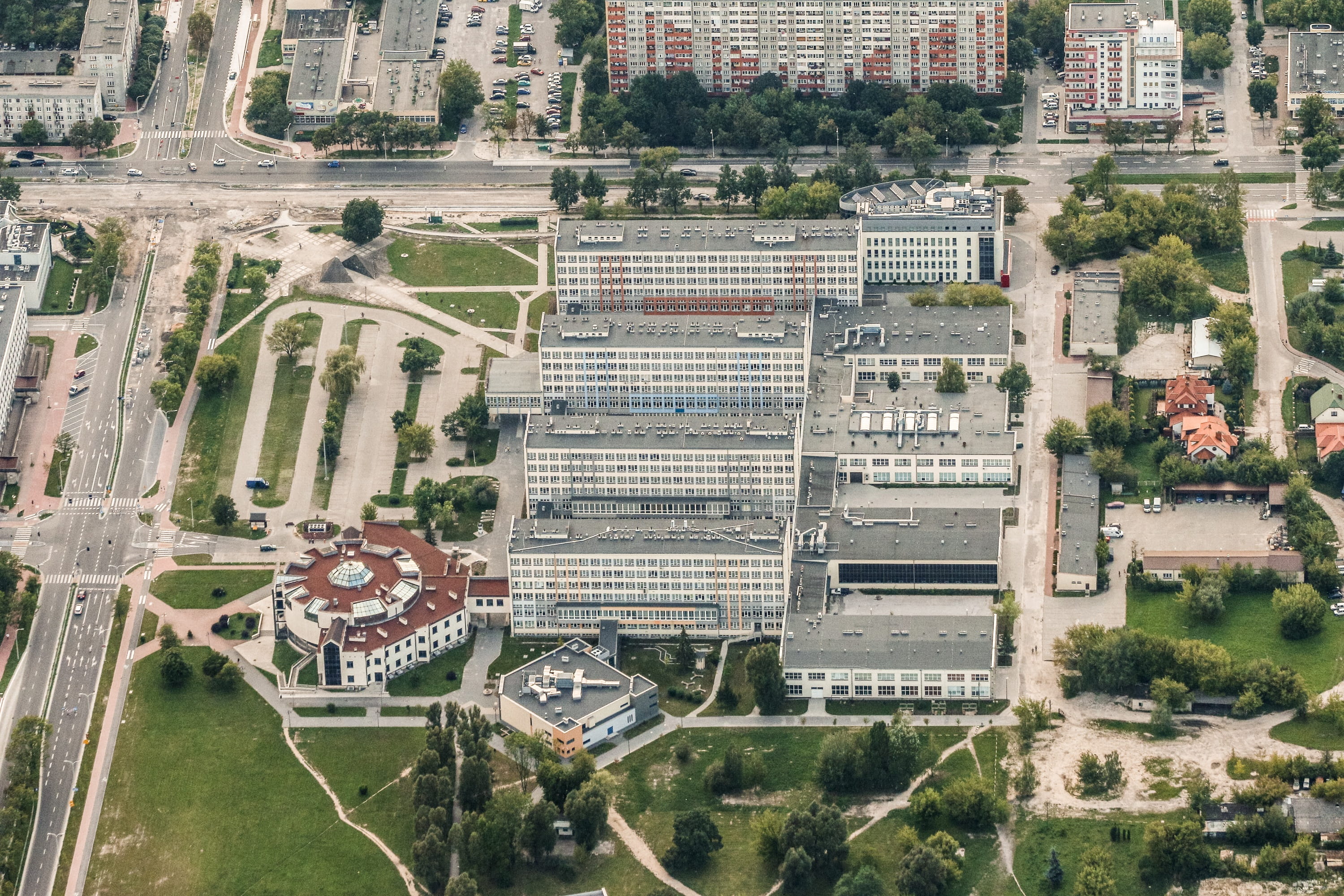 building, nature, road, plant, city, tree, polytechnic university which, motor vehicle, day, the streets, built structure, aerial view, cityscape, building exterior, HD Wallpaper